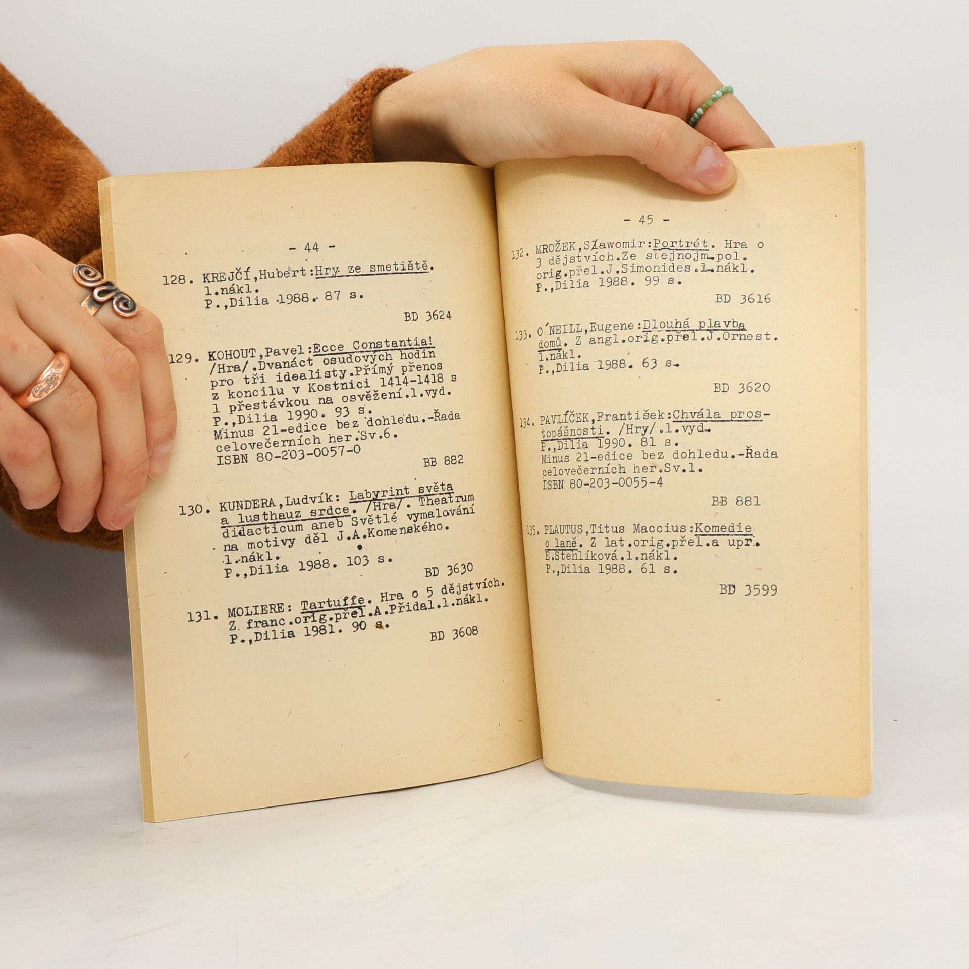 Various authors Novinky divadelní a filmové literatury
