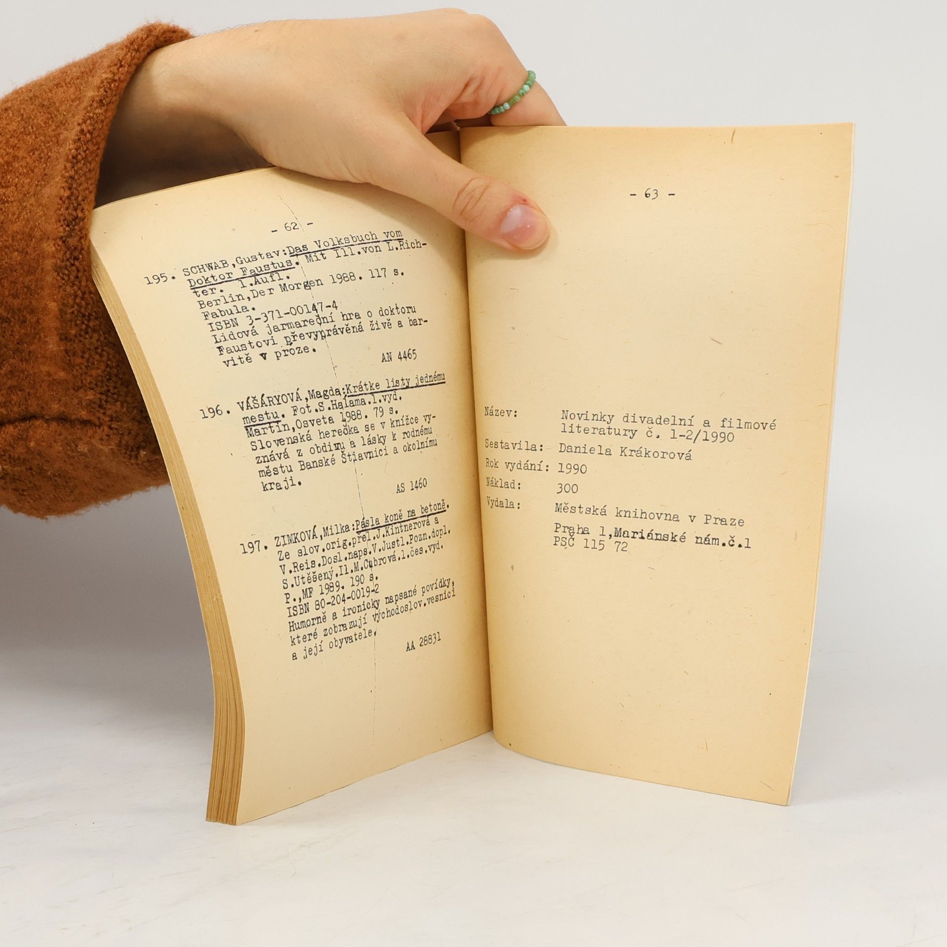 Various authors Novinky divadelní a filmové literatury