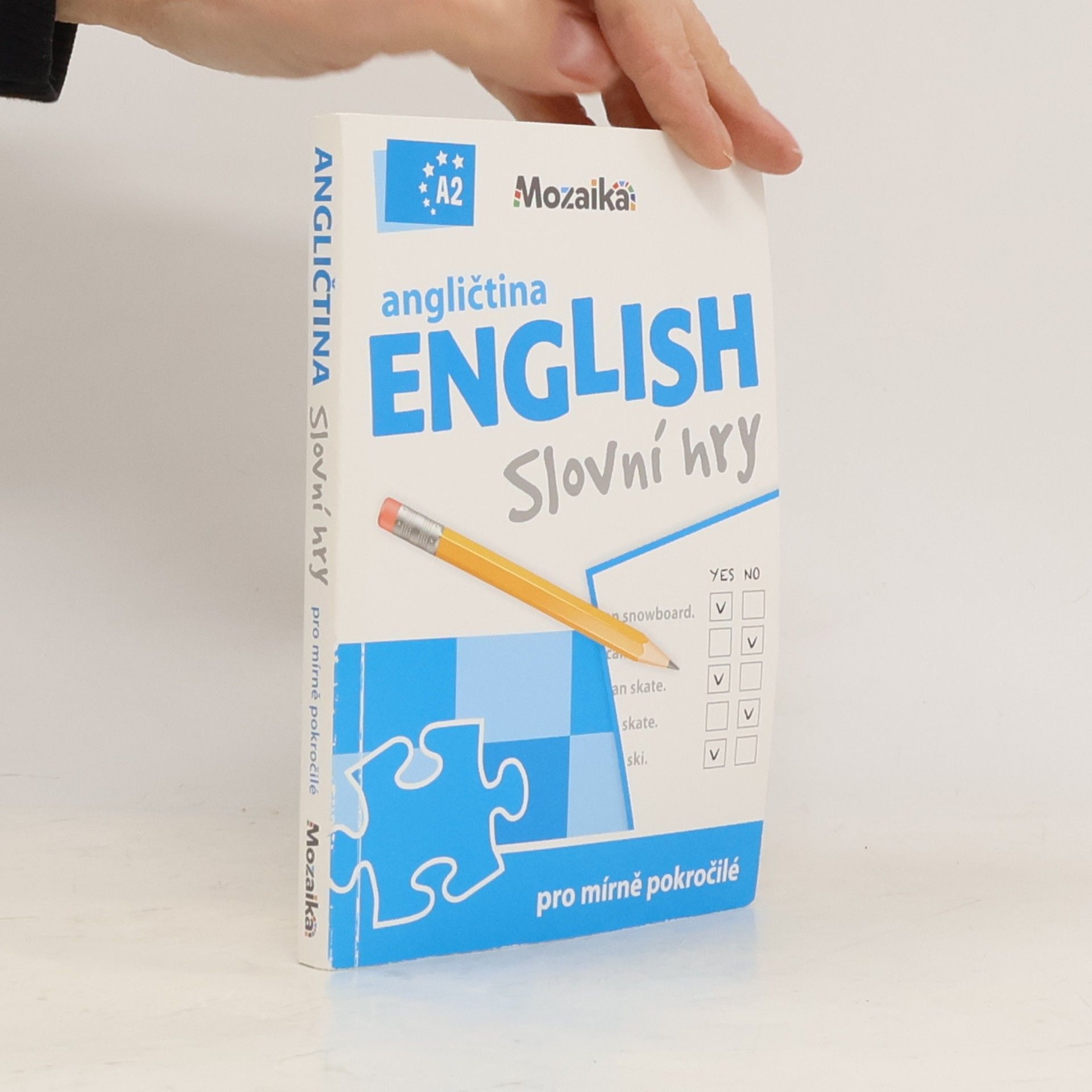 English = Angličtina : slovní hry pro mírně pokročilé : A2