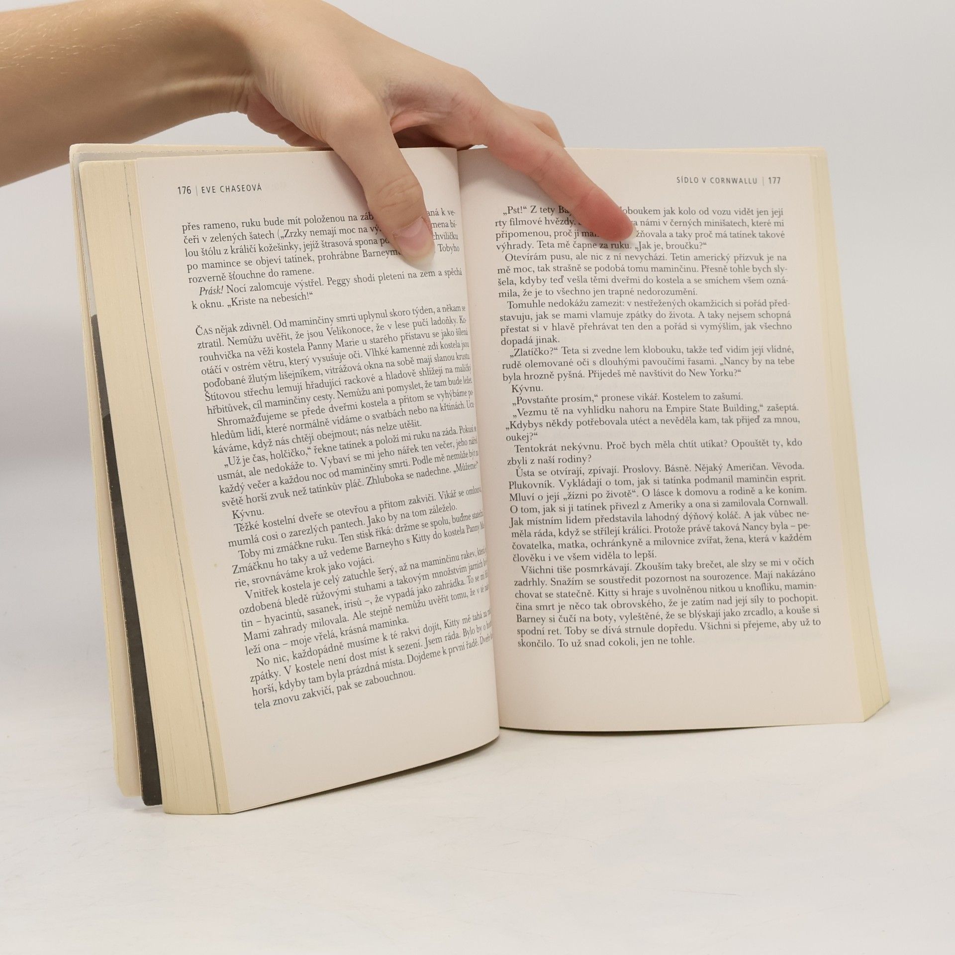 Tess Gerritsen Umři znovu / Sídlo v Cornwallu / Honicí psi / Nečekané dědictví inspektora Čopry