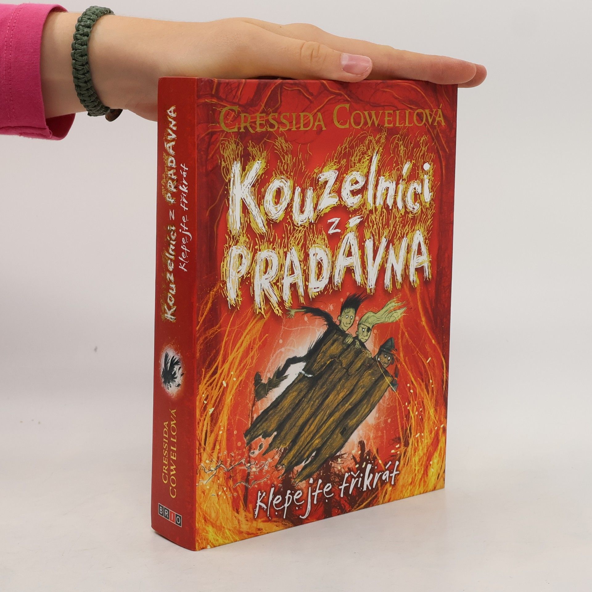 Cressida Cowell Klepejte třikrát