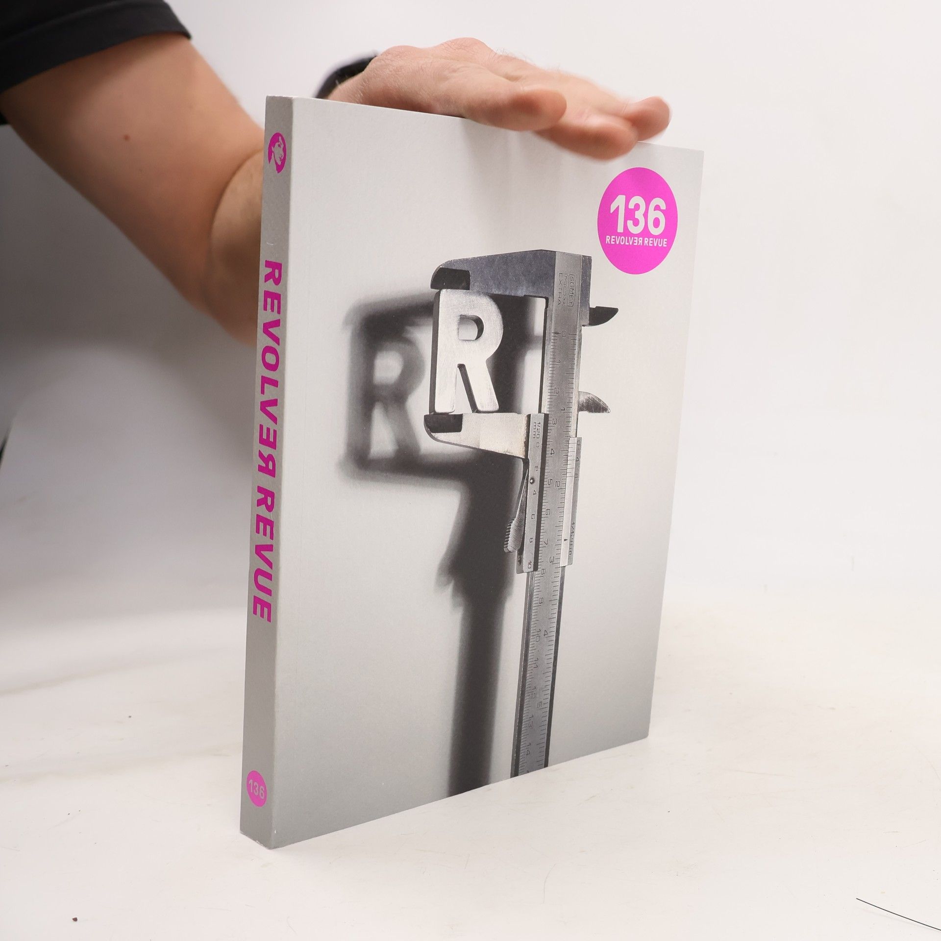 Revolver Revue 136