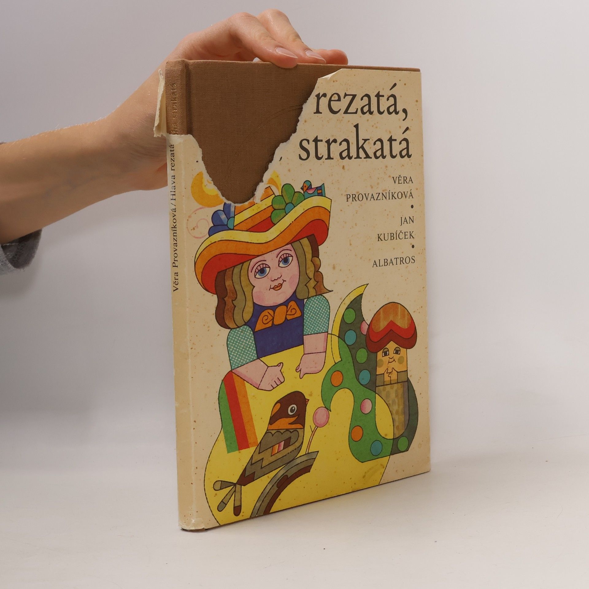 Hlava rezatá, noha strakatá