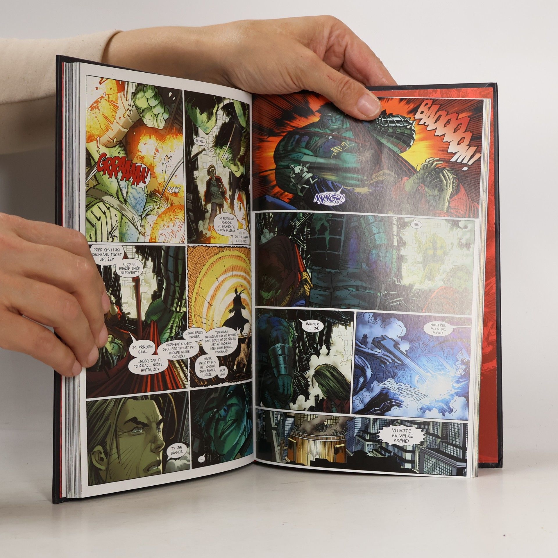 Greg Pak Hulk. Proti světu