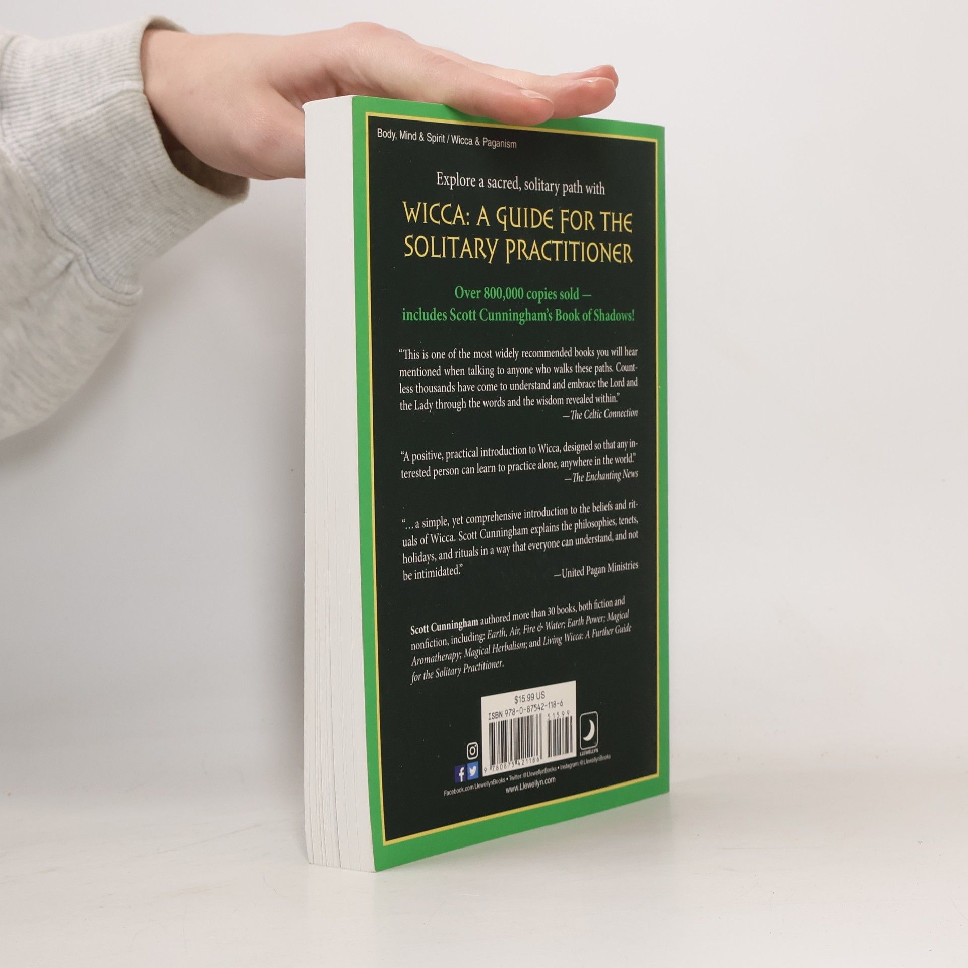 Scott Cunningham Wicca : a guide for the solitary practitioner