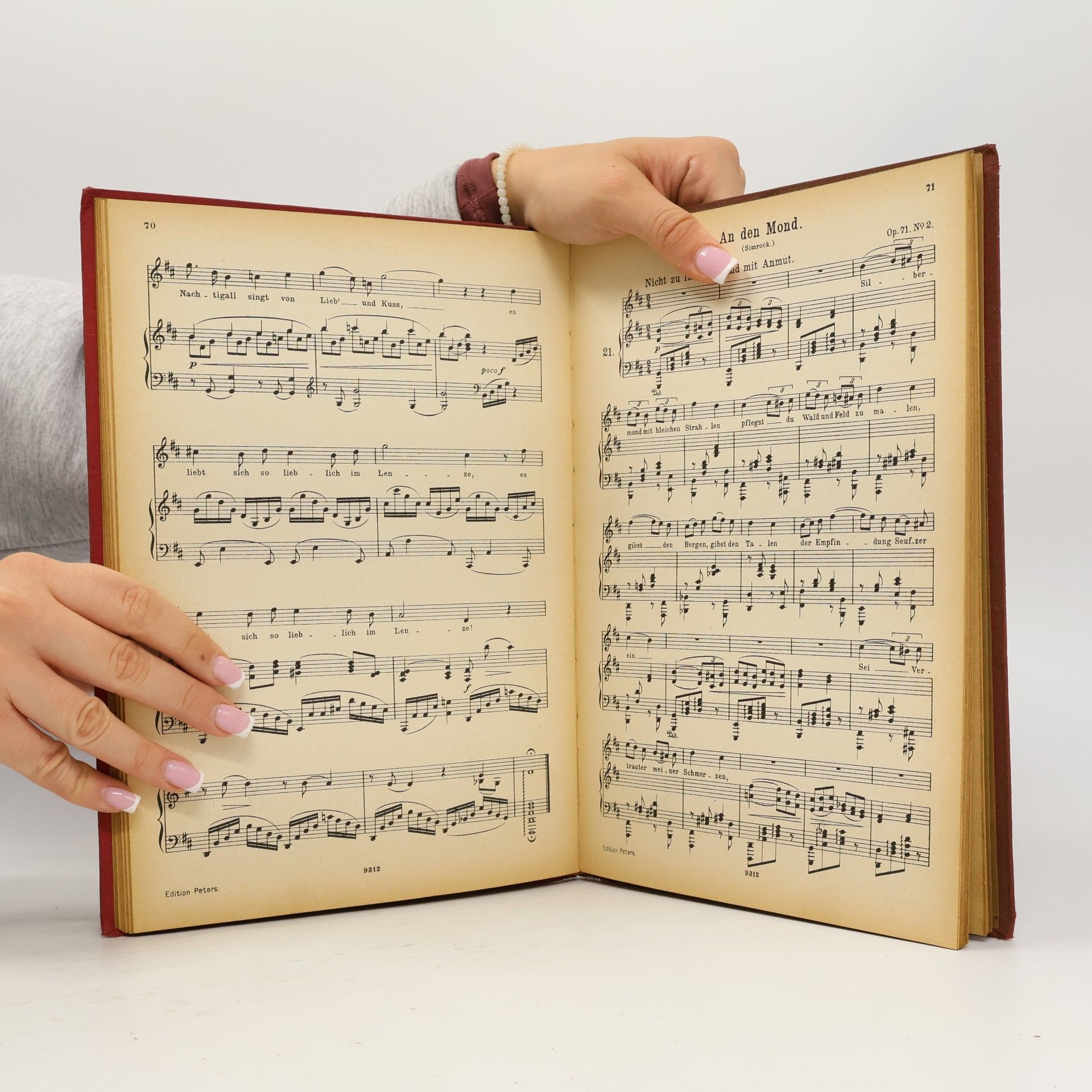 Johannes Brahms Brahms-Album. Ausgewählte Lieder für eine Singstimme mit Klavierbegleitung I