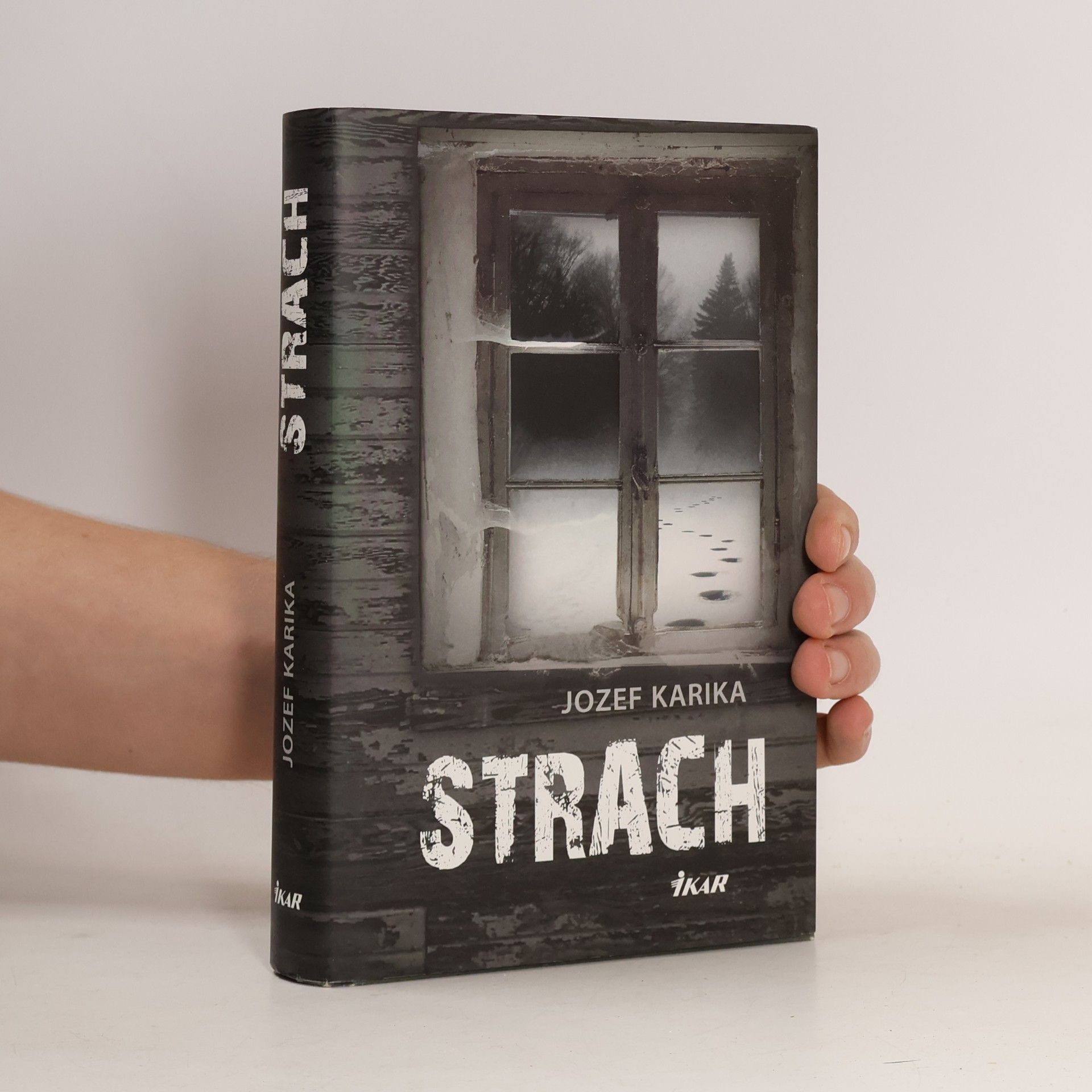Strach