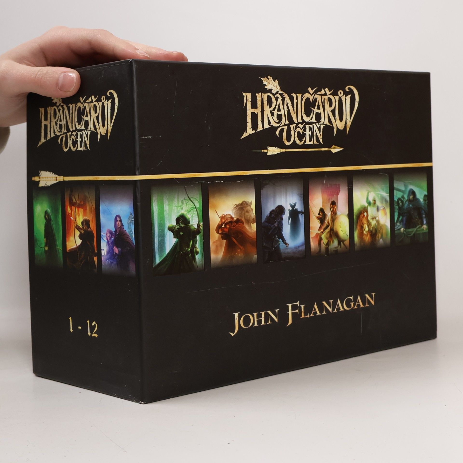 John Flanagan Hraničářův učeň 1-12