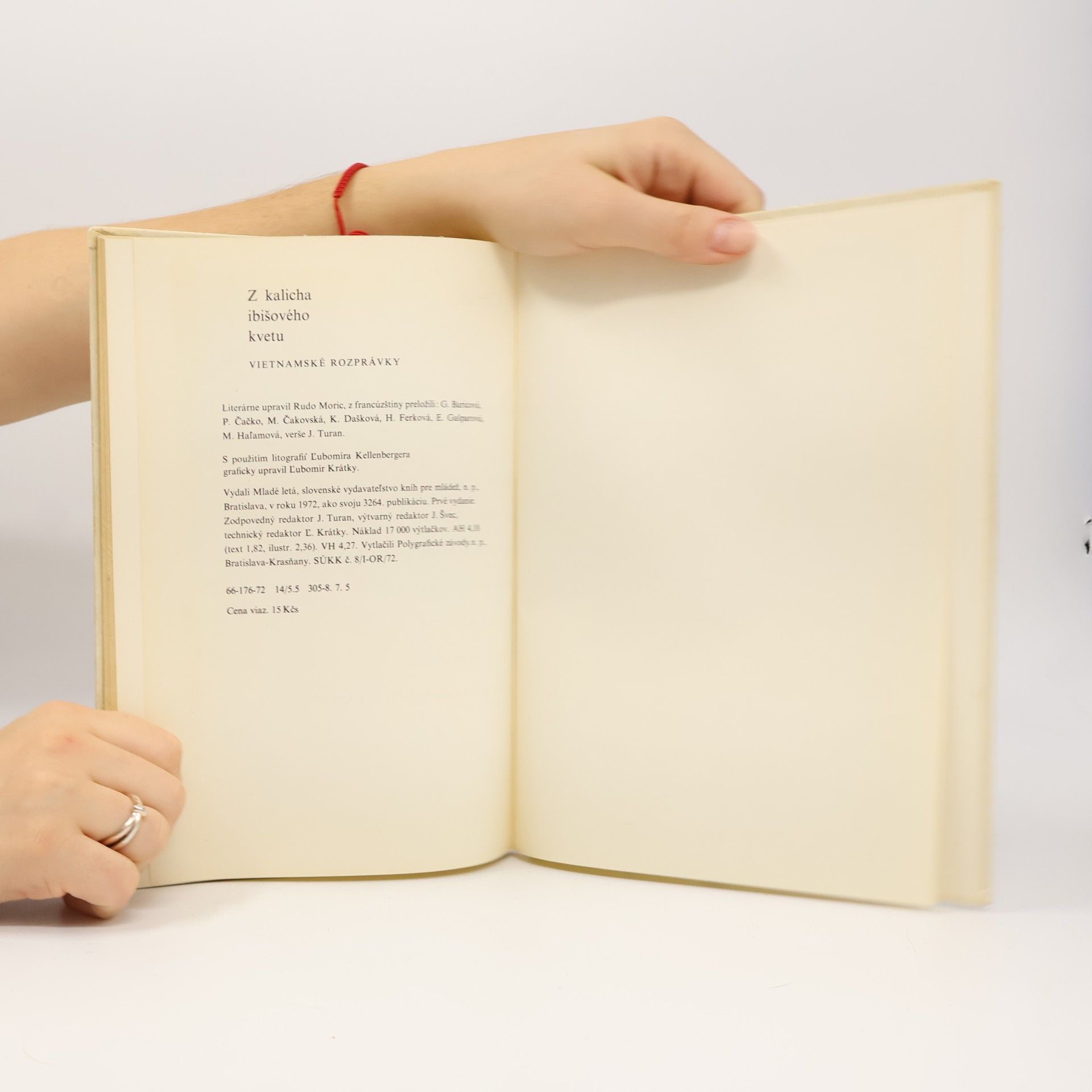 Various authors Z kalicha ibišového kvetu