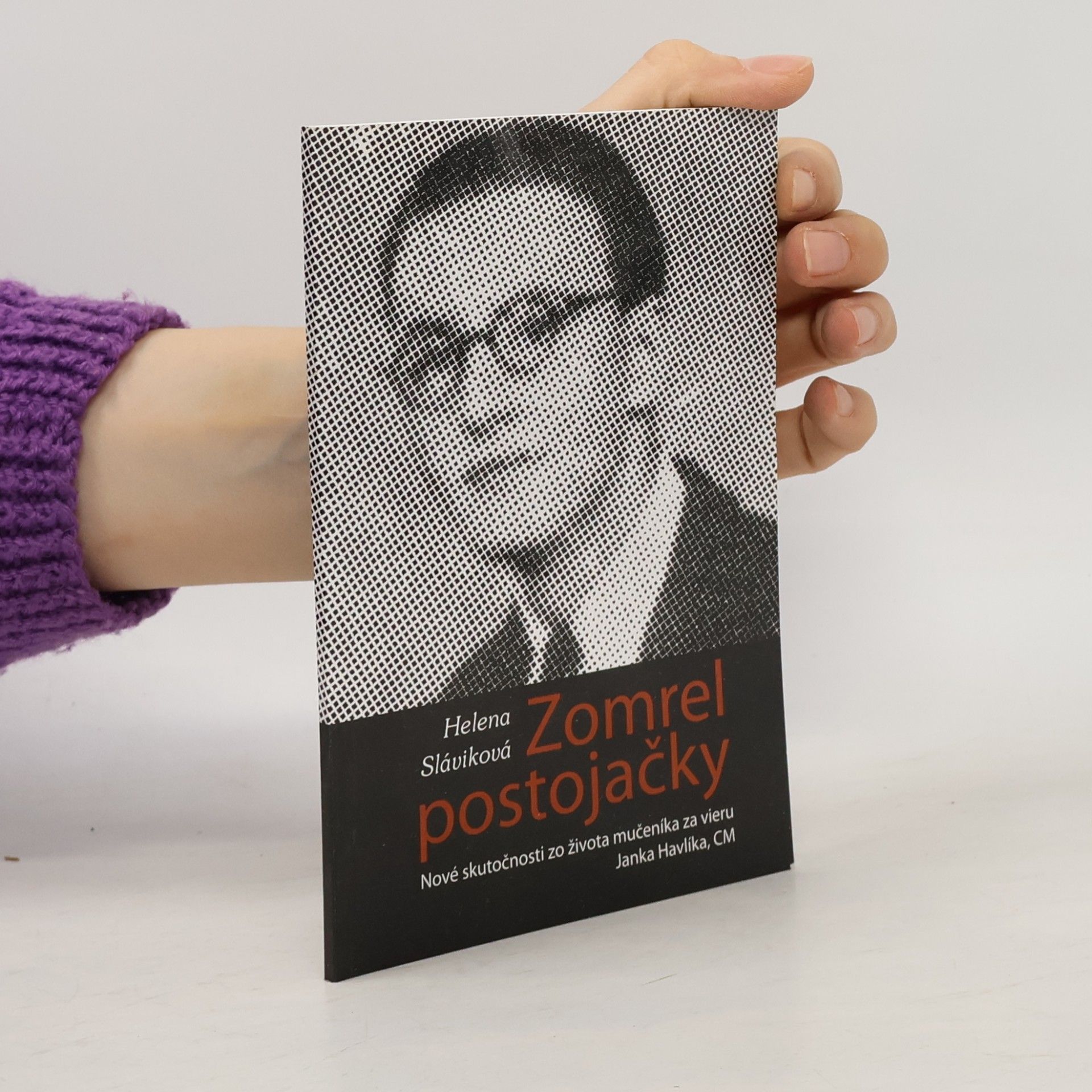 Zomrel postojačky