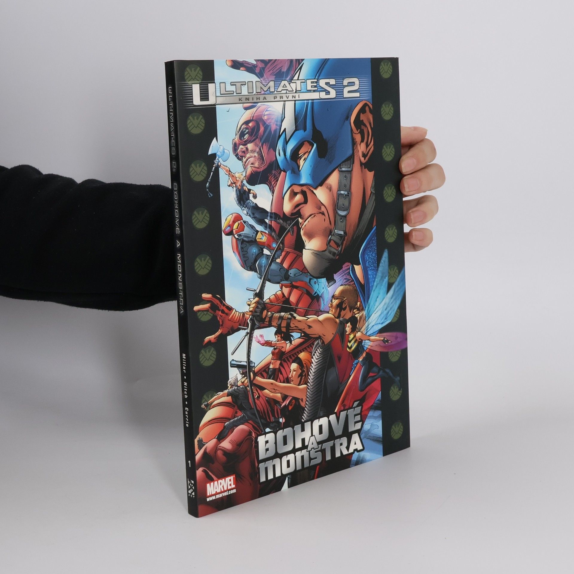 Ultimates 2. Kniha první, Bohové a monstra