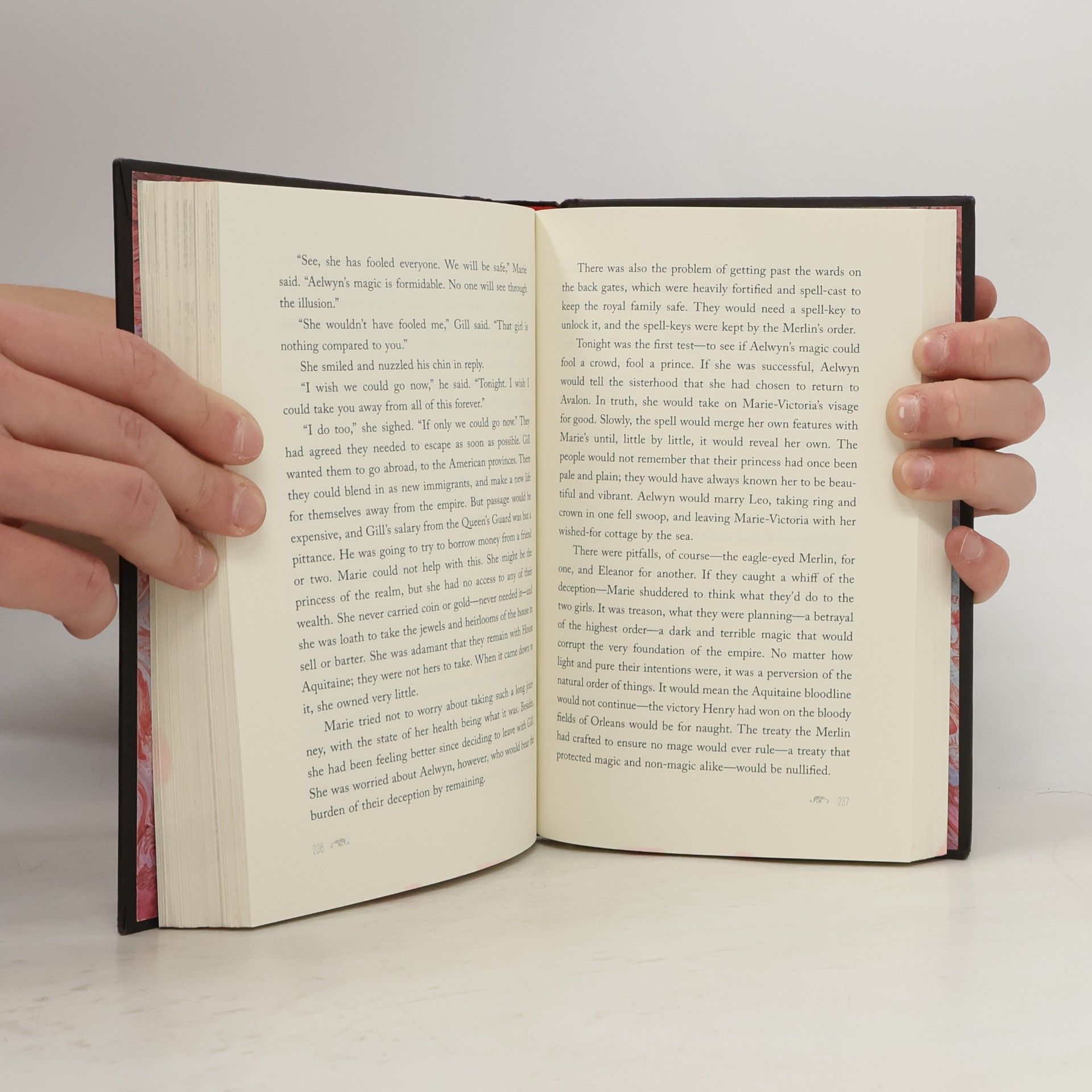 Melissa de la Cruz The Ring and The Crown