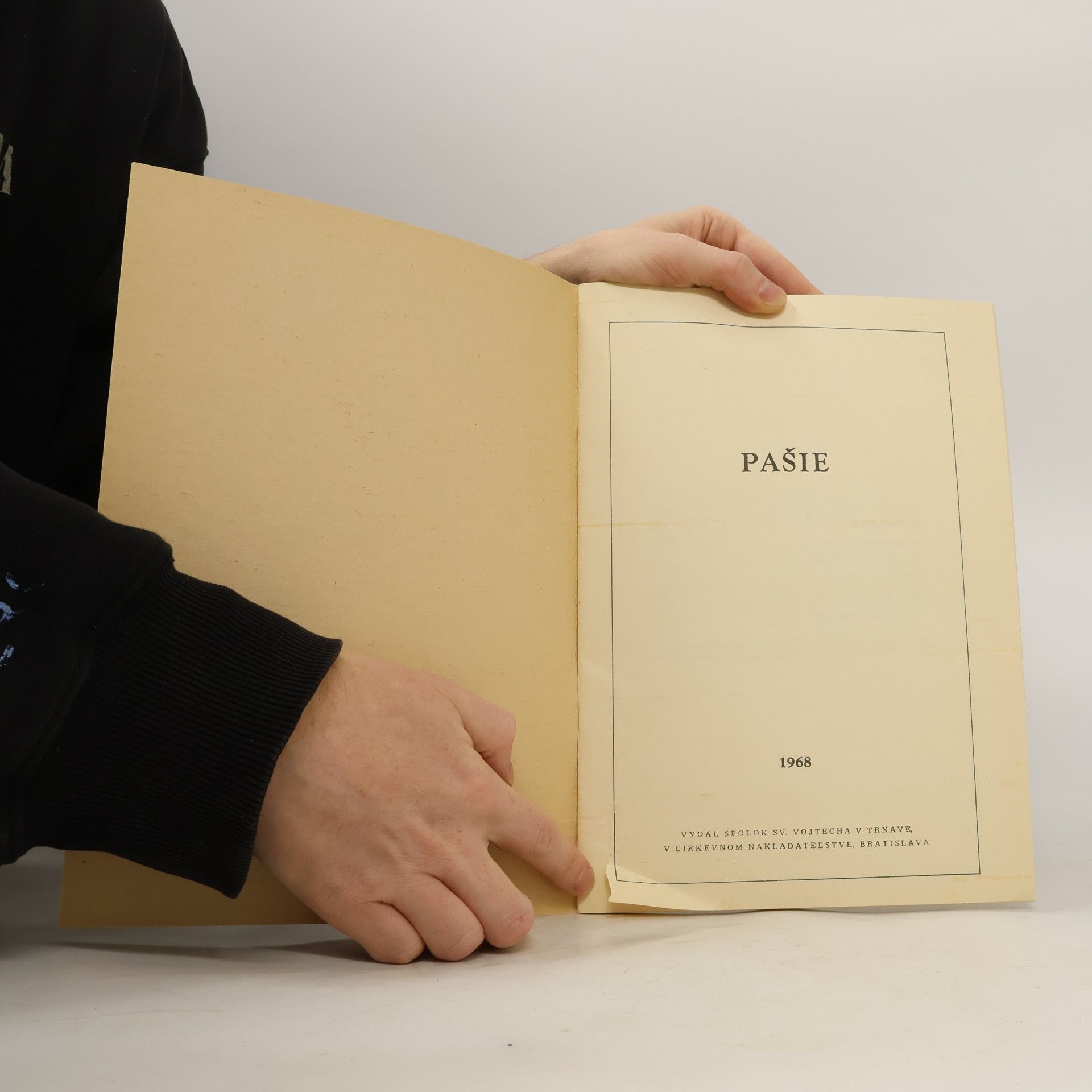 Various authors Pašie