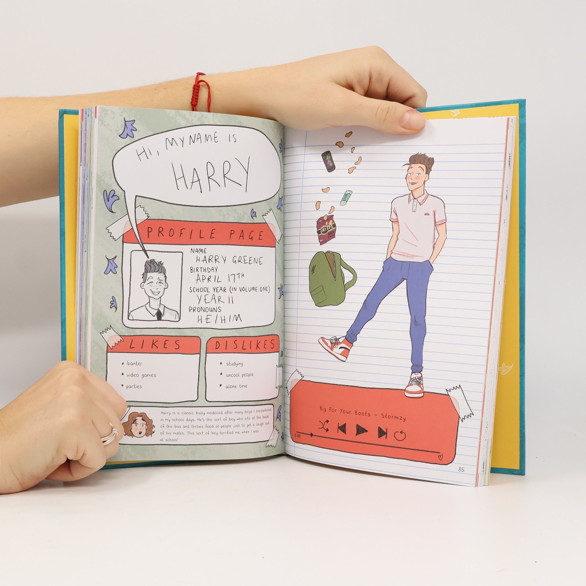 Alice Oseman The Heartstopper yearbook