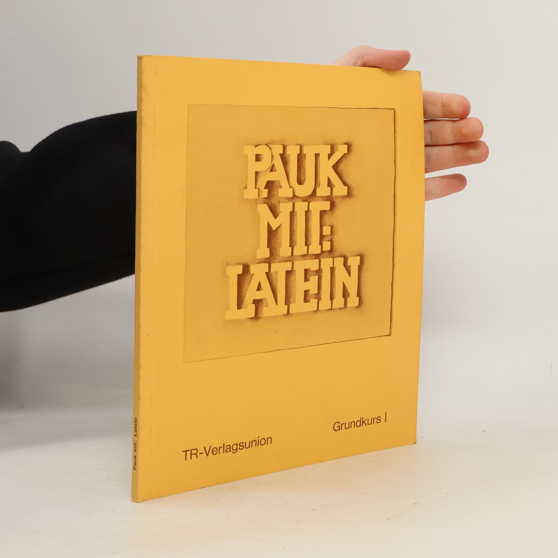 Brita Linneweh-Foulton-Smith Pauk mit: Latein