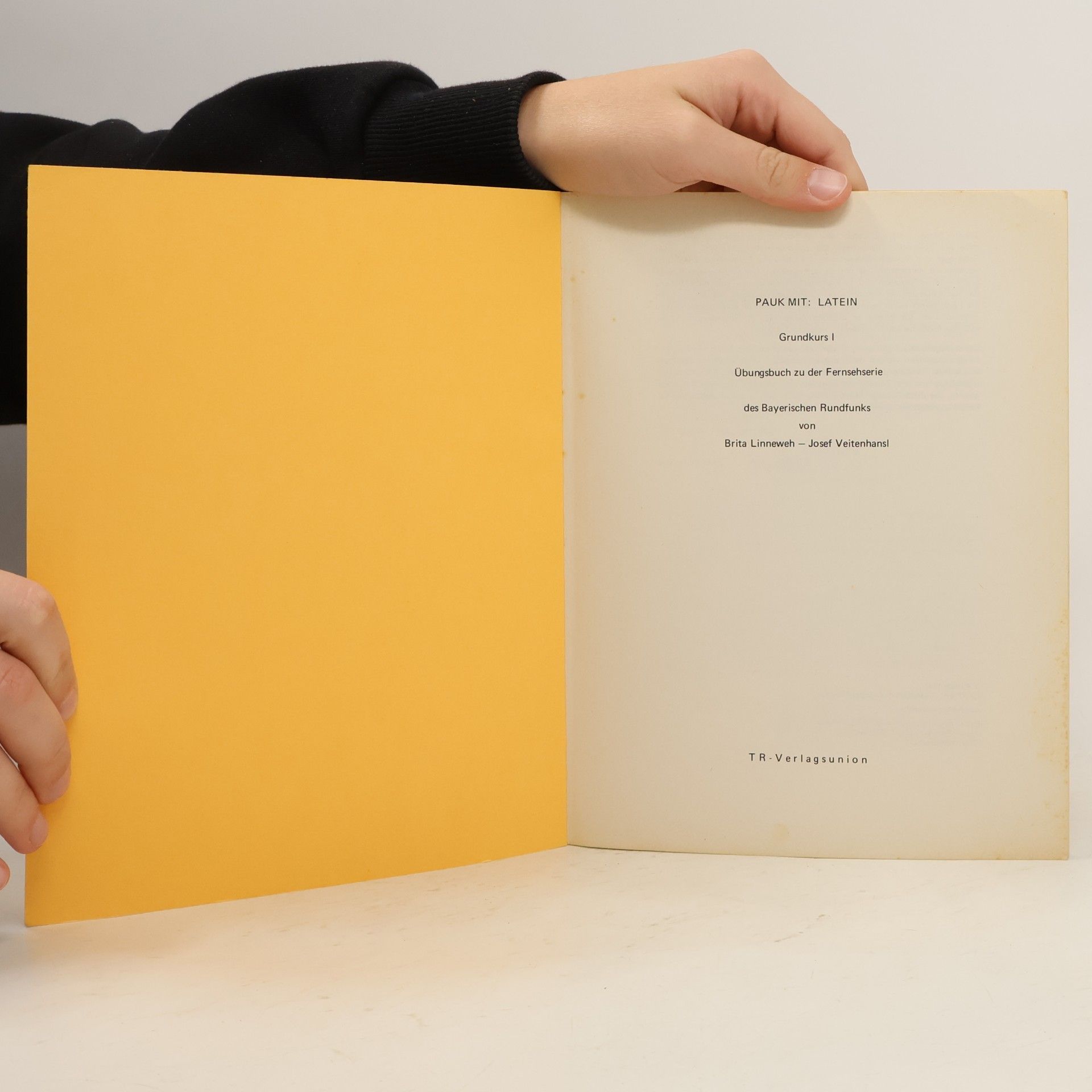 Brita Linneweh-Foulton-Smith Pauk mit: Latein