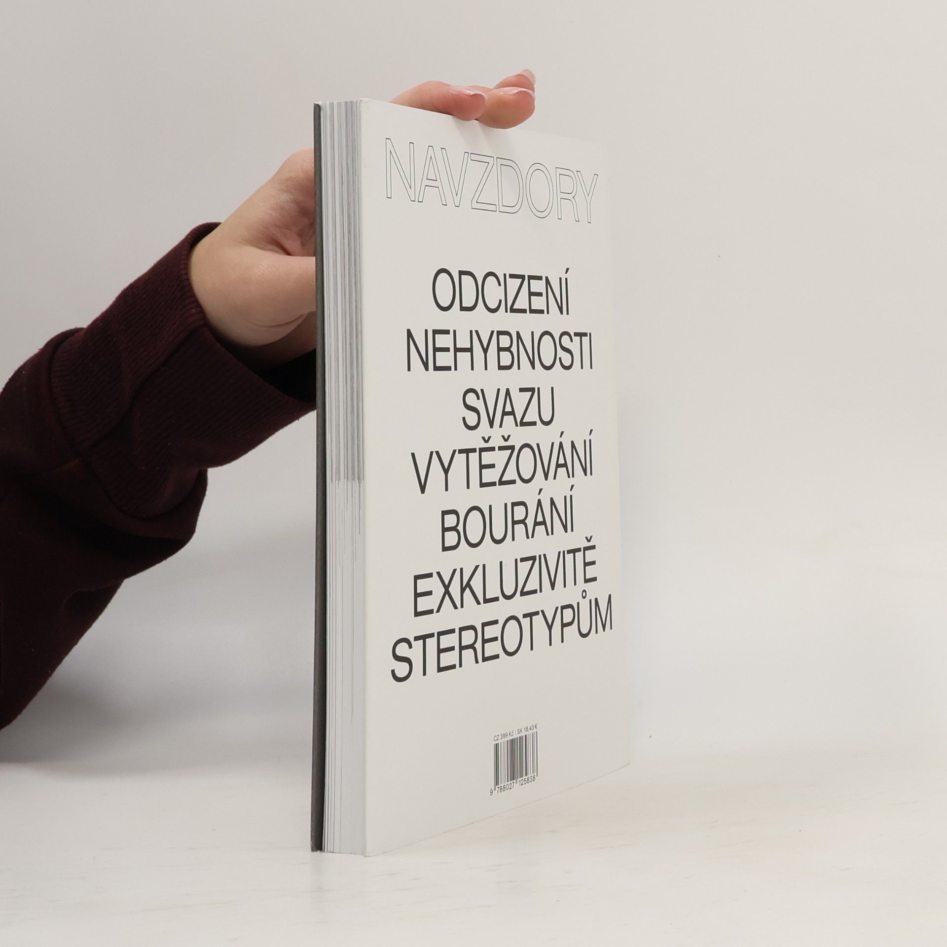 Petr Krajči Navzdory / Architekti 1969–1989–2019