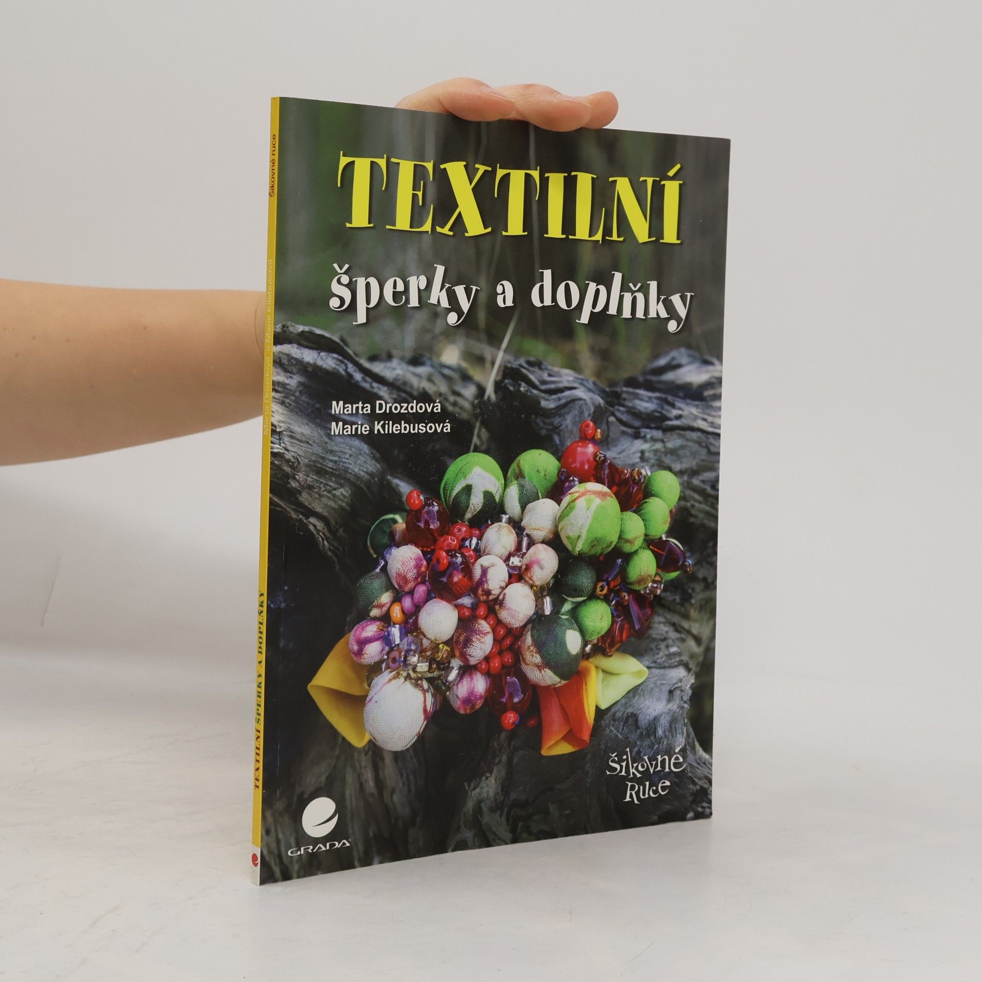 Textilní šperky a doplňky