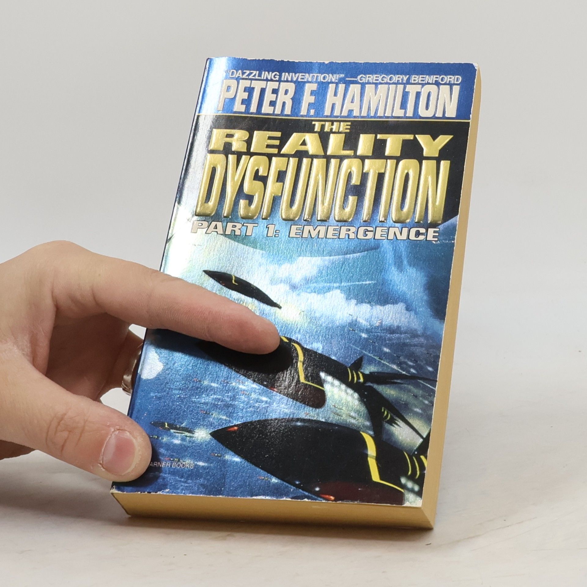 Peter F. Hamilton Emergence. The Reality Dysfunction 1