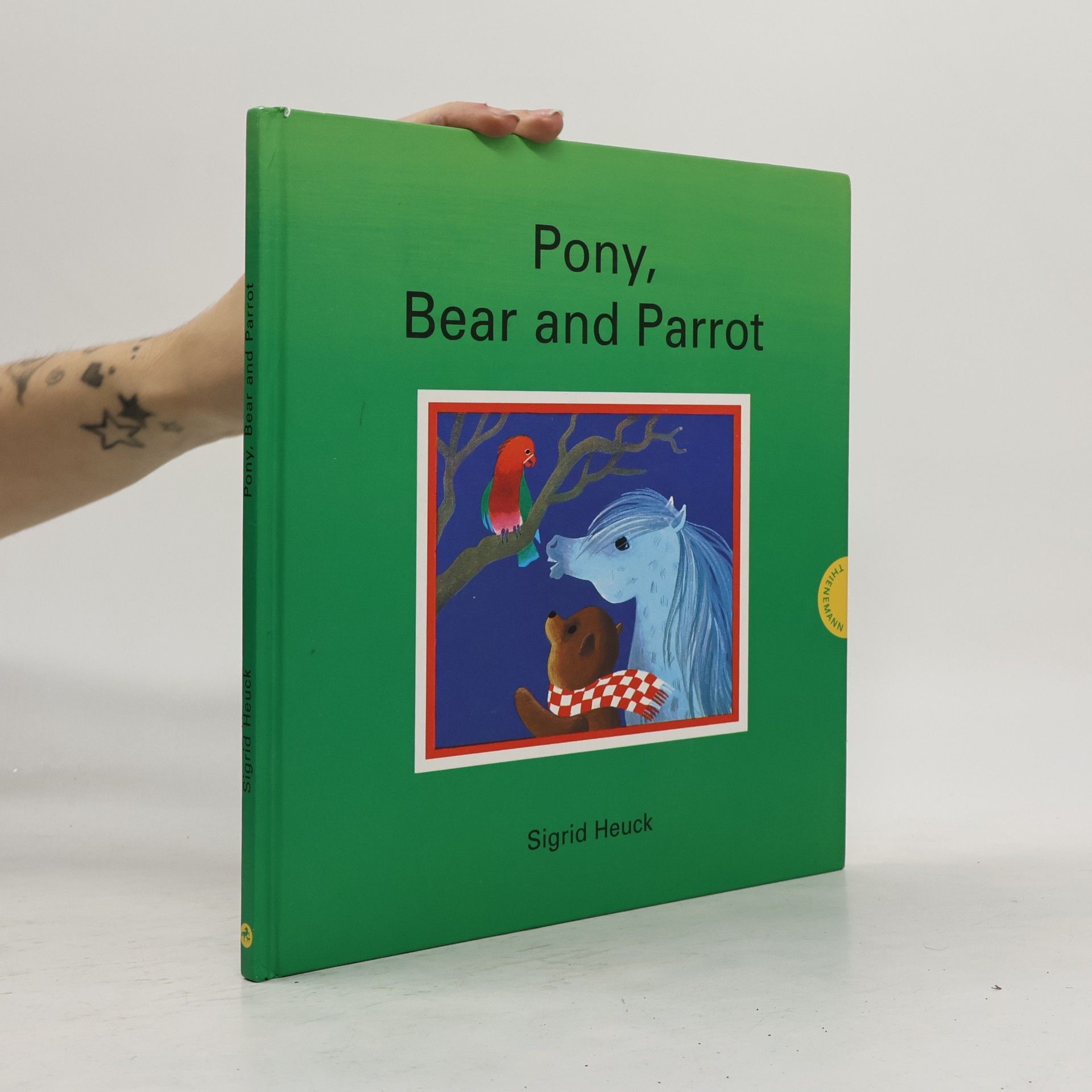 Pony, bear and parrot