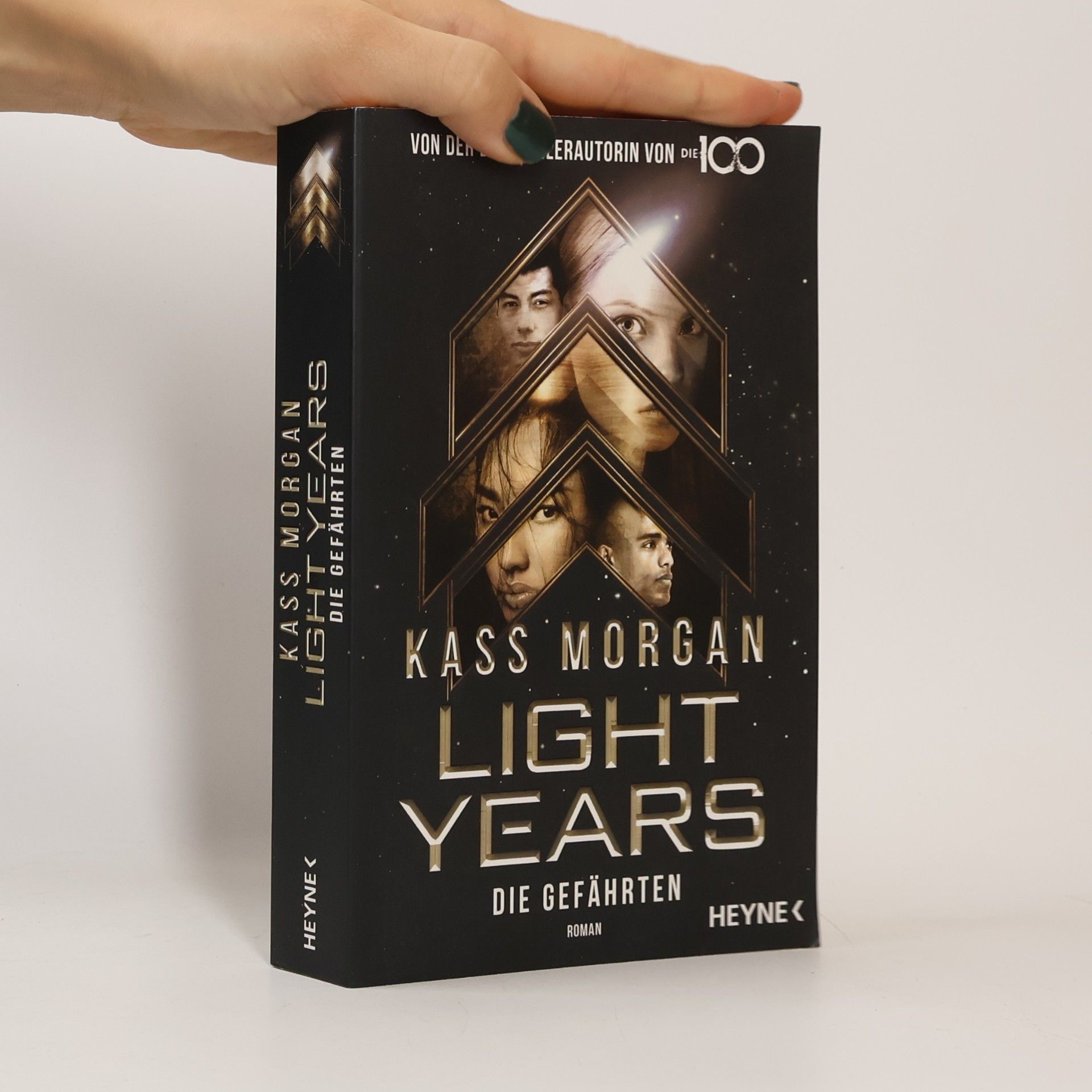 Light years. Die Gefährten