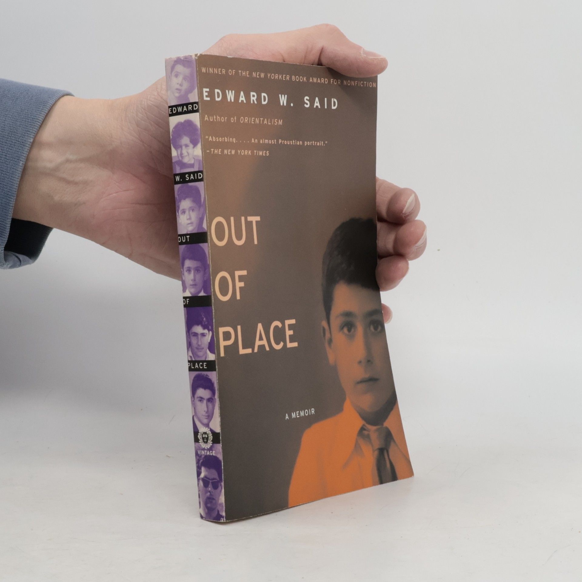 Out of Place. Am falschen Ort, englische Ausgabe