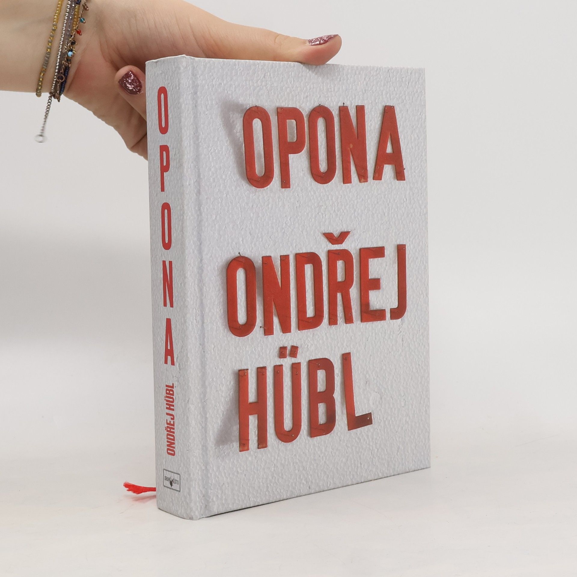 Opona