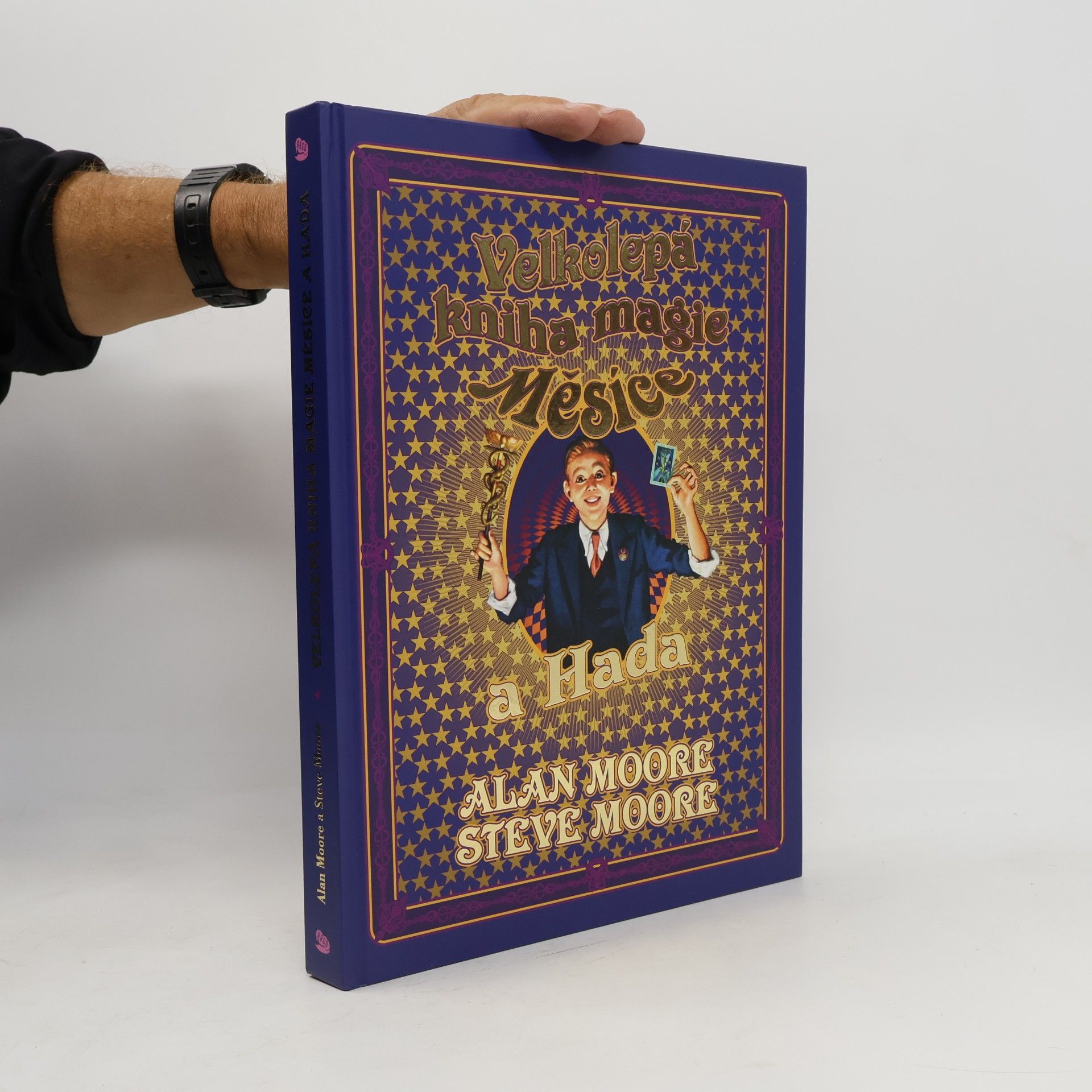 Alan Moore Velkolepá kniha magie Měsíce a Hada