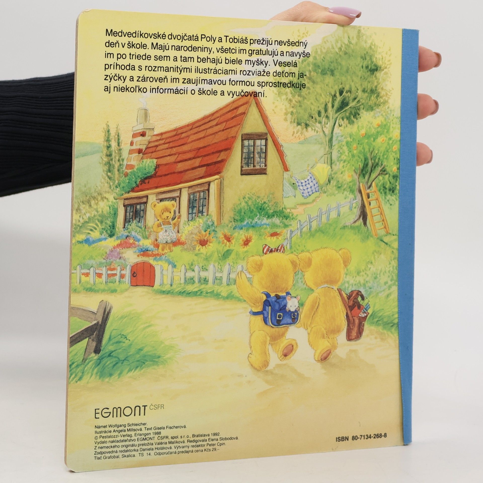Angela Mills Medvedíkovci v škole
