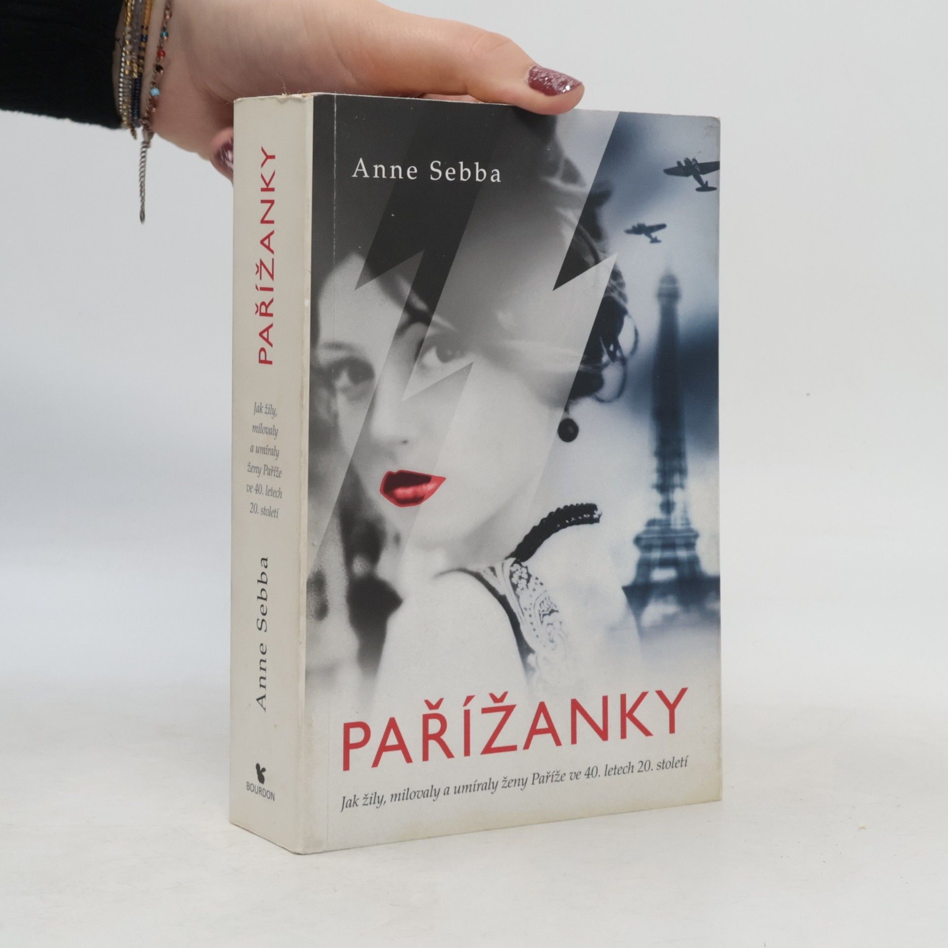 Pařížanky: Jak žily, milovaly a umíraly ženy Paříže ve 40. letech