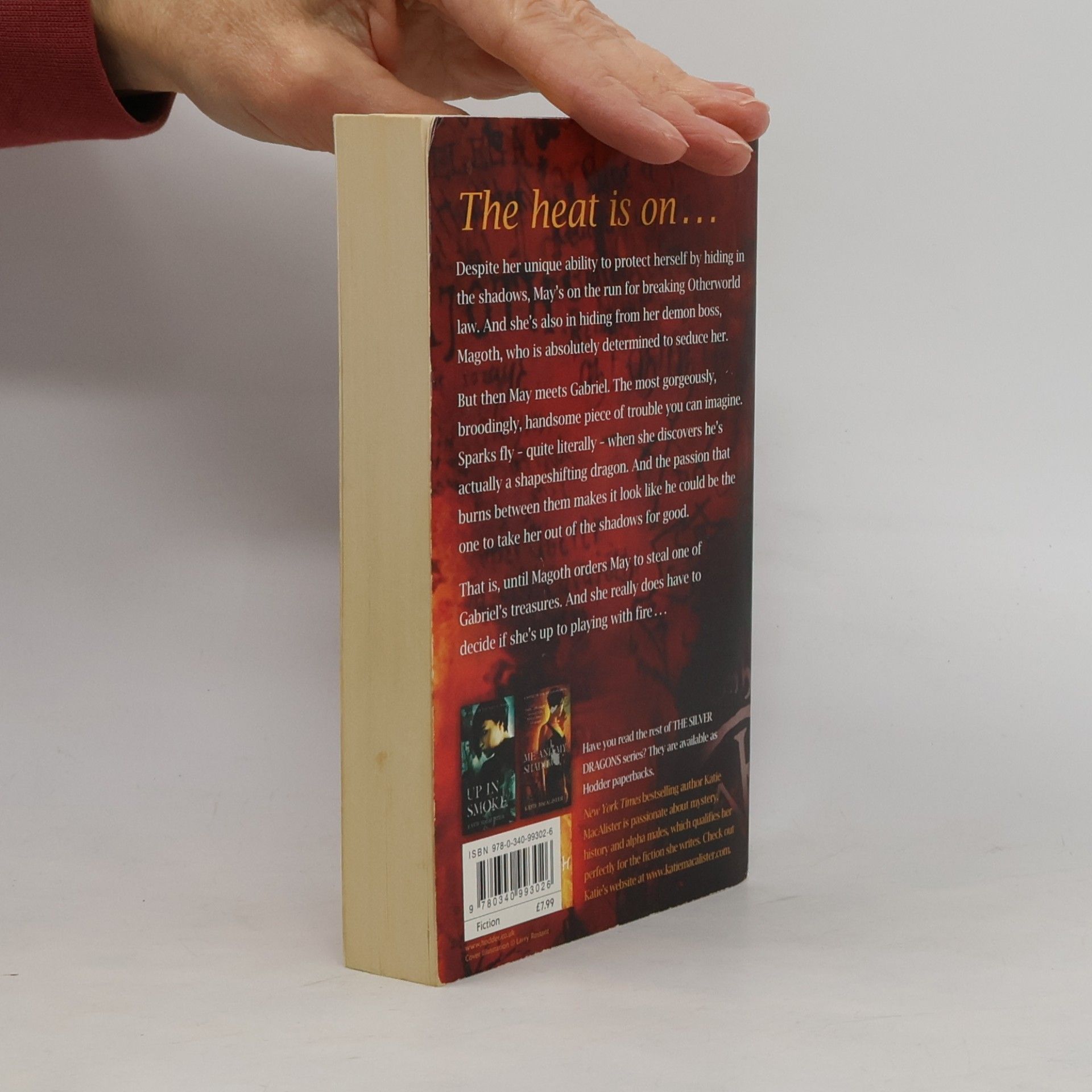 Katie MacAlister Playing with Fire. A novel of the Silver Dragons