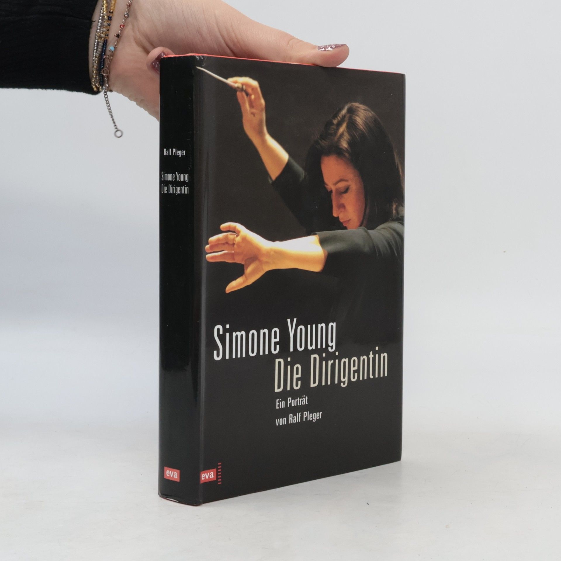 Simone Young: Die Dirigentin