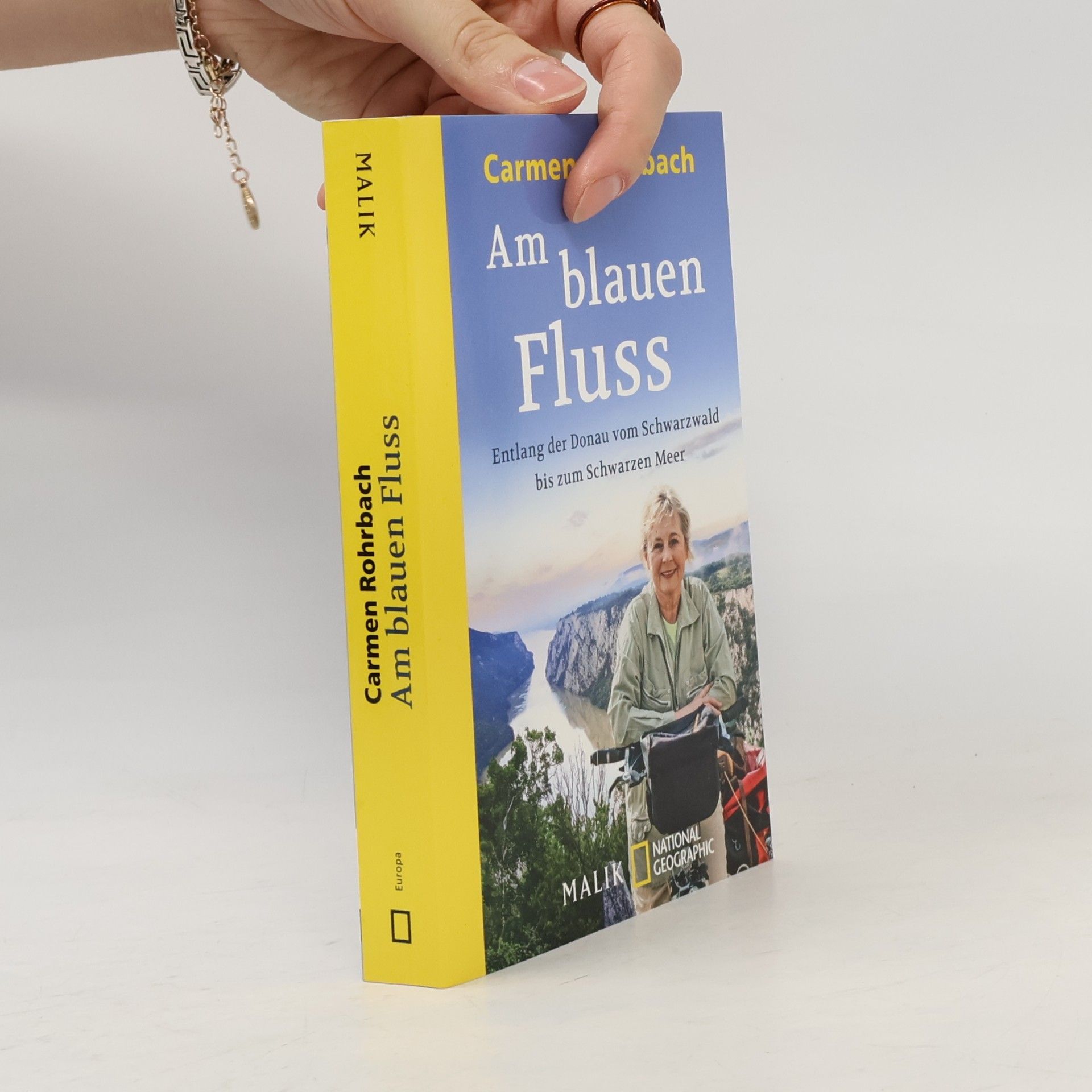 Am blauen Fluss