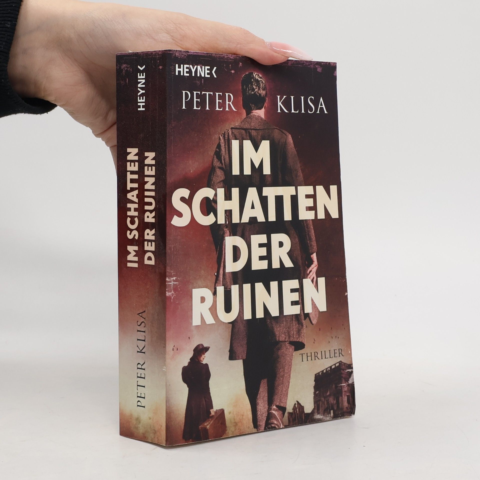Peter Klisa Im Schatten der Ruinen