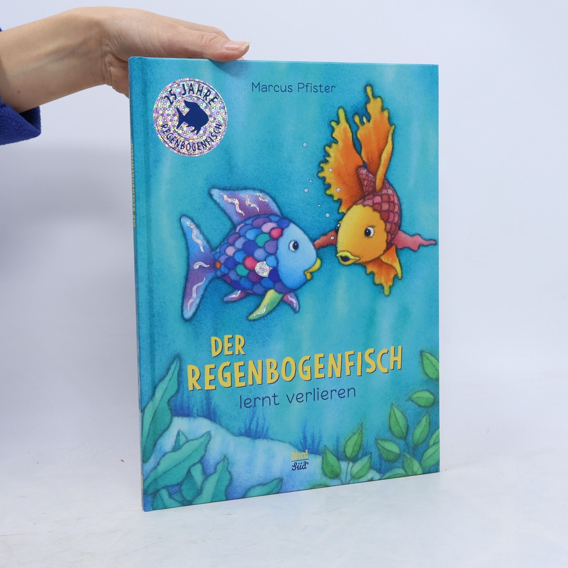 Marcus Pfister Der Regenbogenfisch lernt verlieren