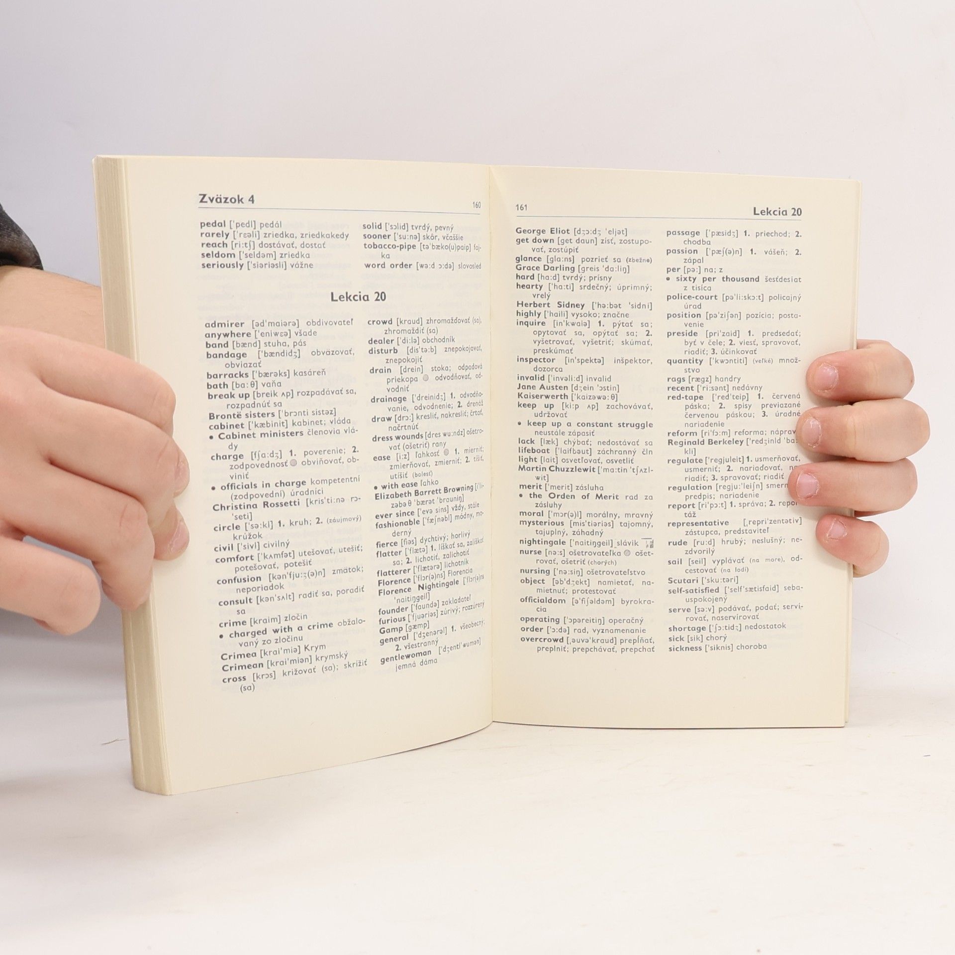 Ľ. Majto Essential English. Anglicko-slovenksý slovník