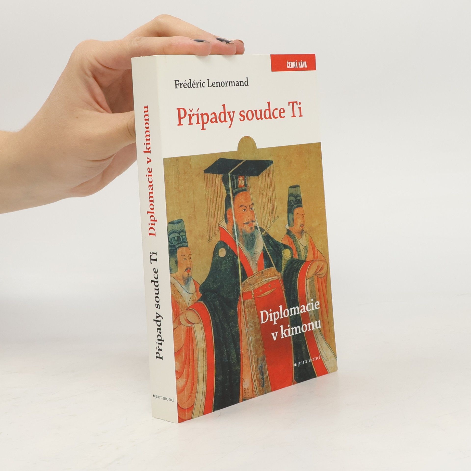 Případy soudce Ti. Diplomacie v kimonu