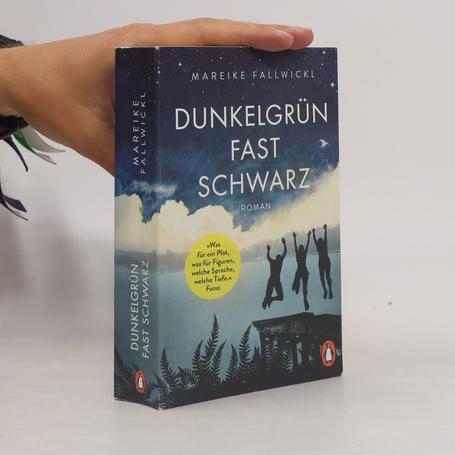 Mareike Fallwickl Dunkelgrün fast schwarz