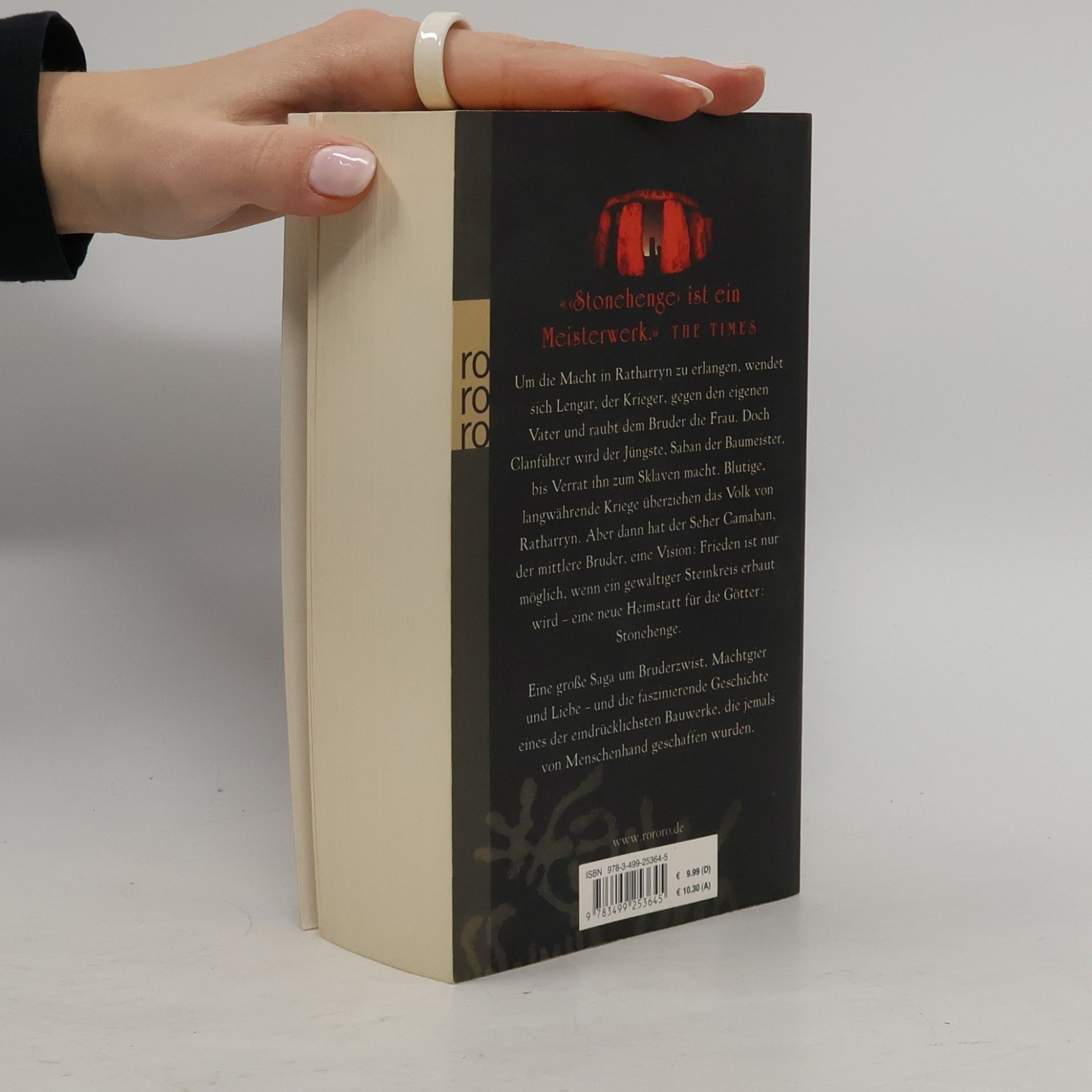 Bernard Cornwell Stonehenge