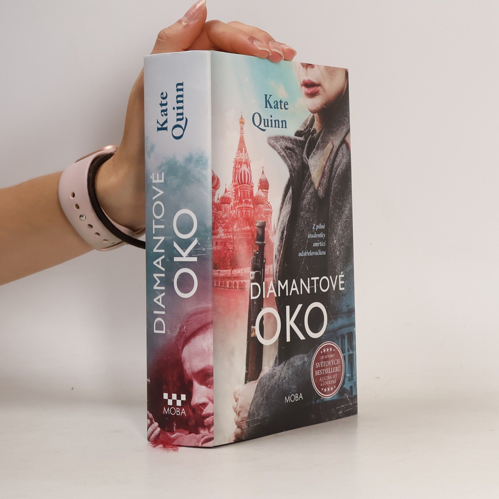 Kate Quinn Diamantové oko