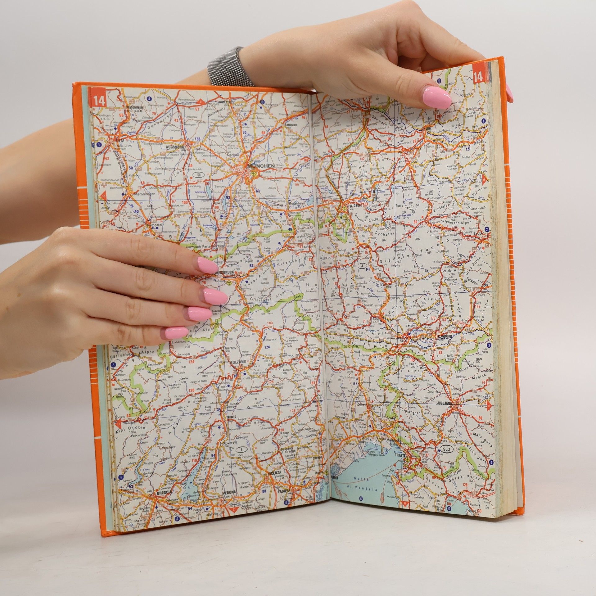 Kolektív autorov Autoatlas Európa
