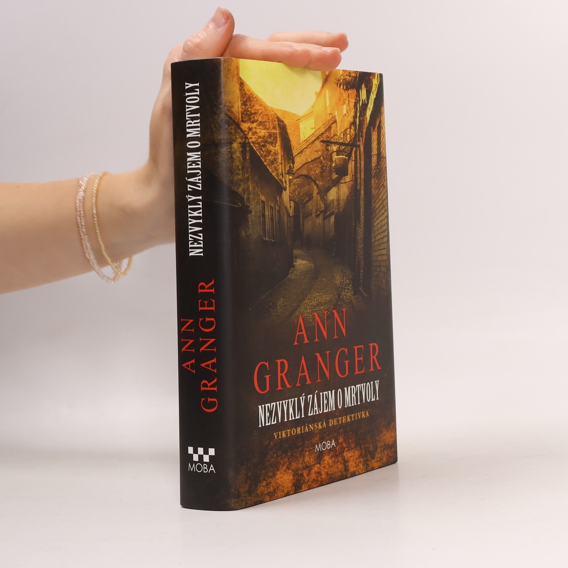 Ann Granger Nezvyklý zájem o mrtvoly