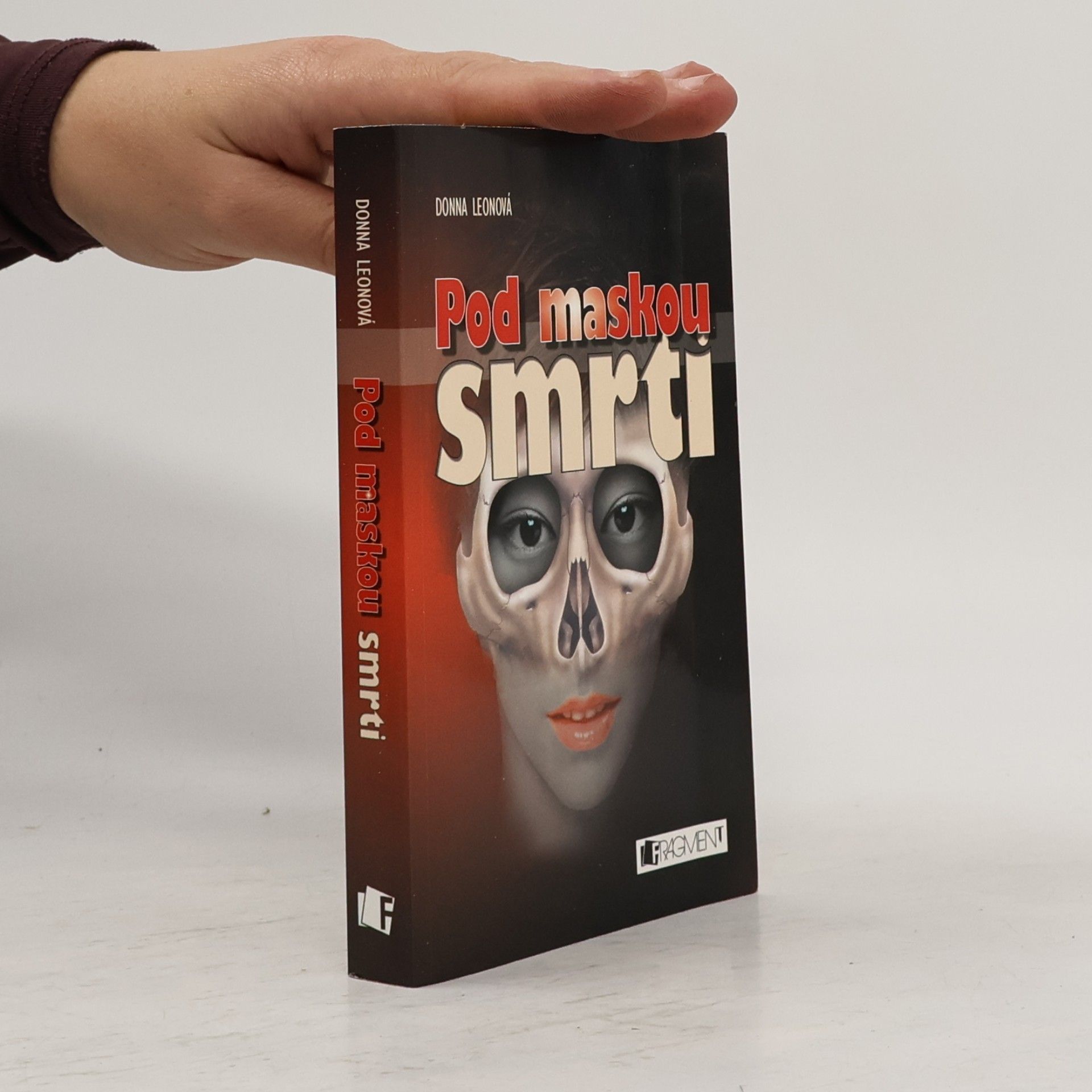 Pod maskou smrti