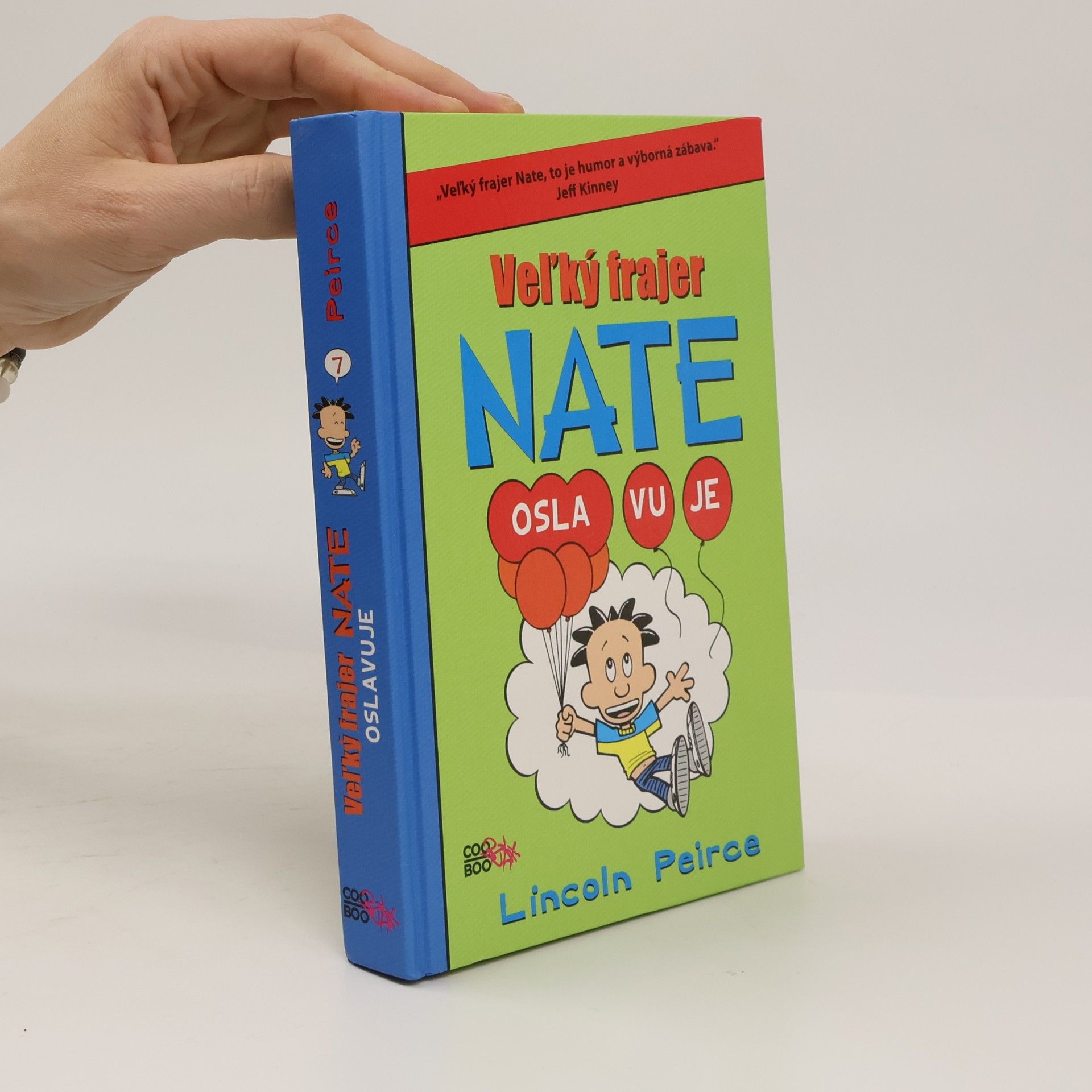 Veľký frajer Nate oslavuje