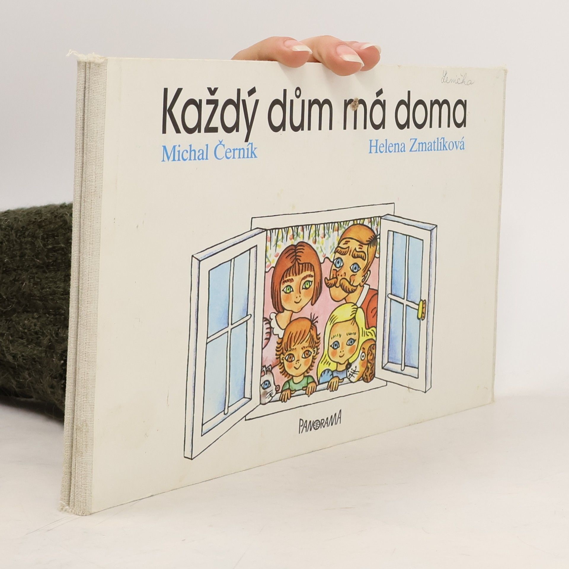 Každý dům má doma