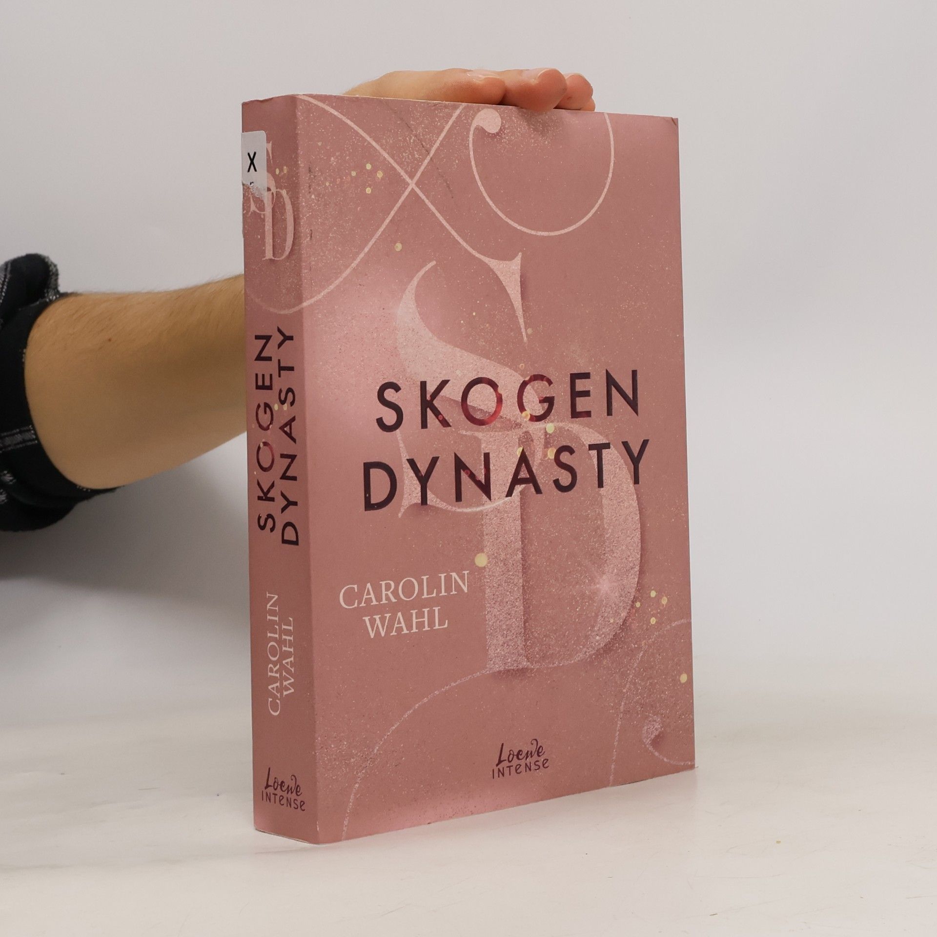 Crumbling Hearts 1. Skogen Dynasty