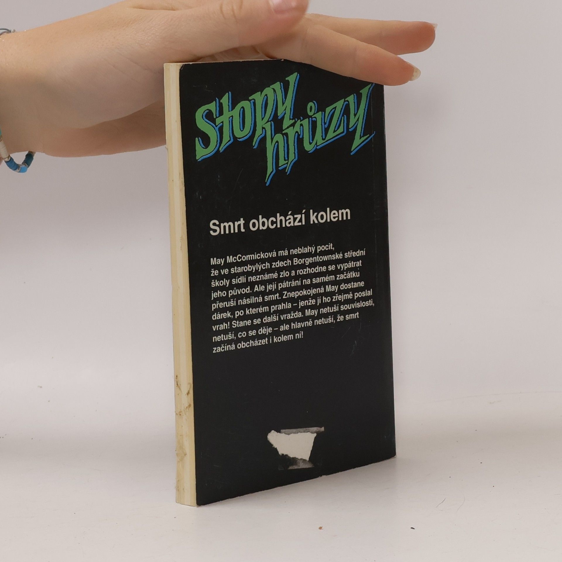 Andrew Hall Dárek od vraha. Stopy hrůzy 79