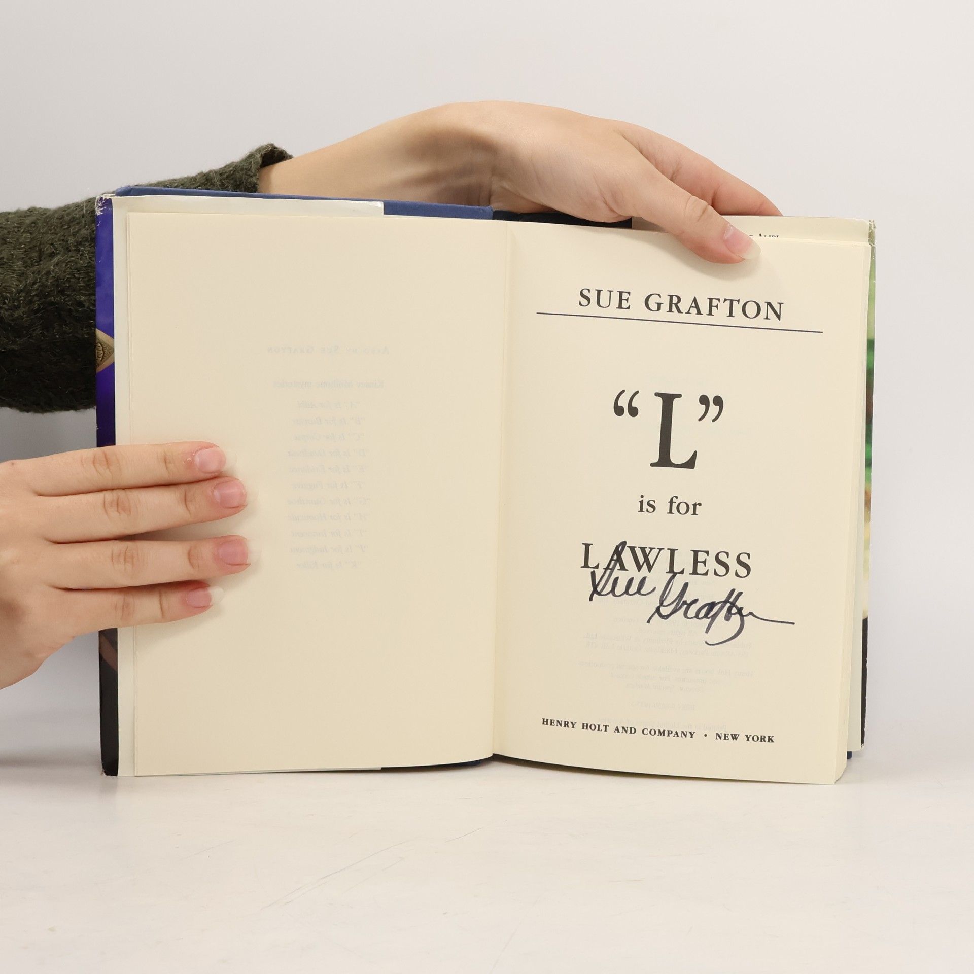Sue Grafton "L" is for Lawless