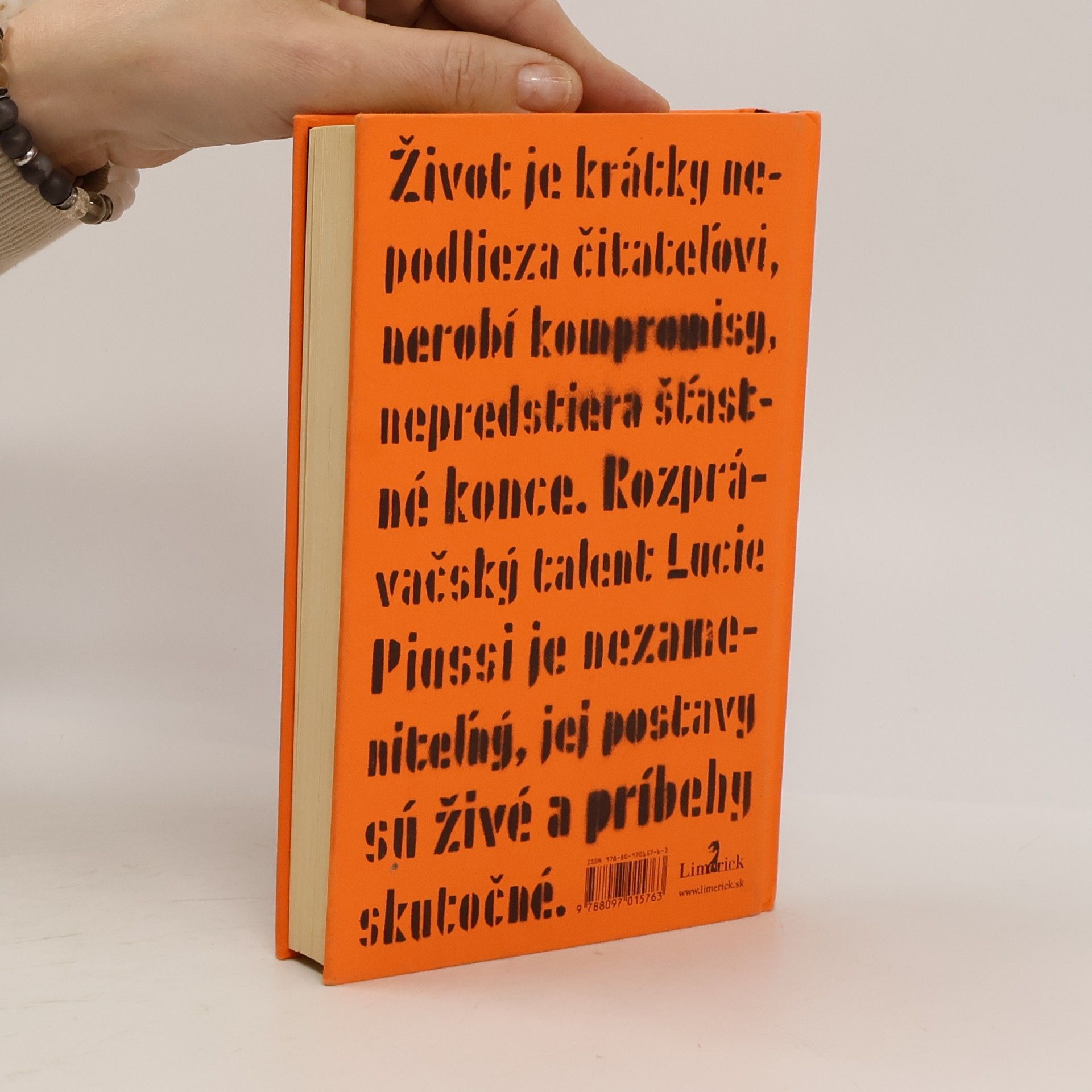 Lucia Piussi Život je krátky