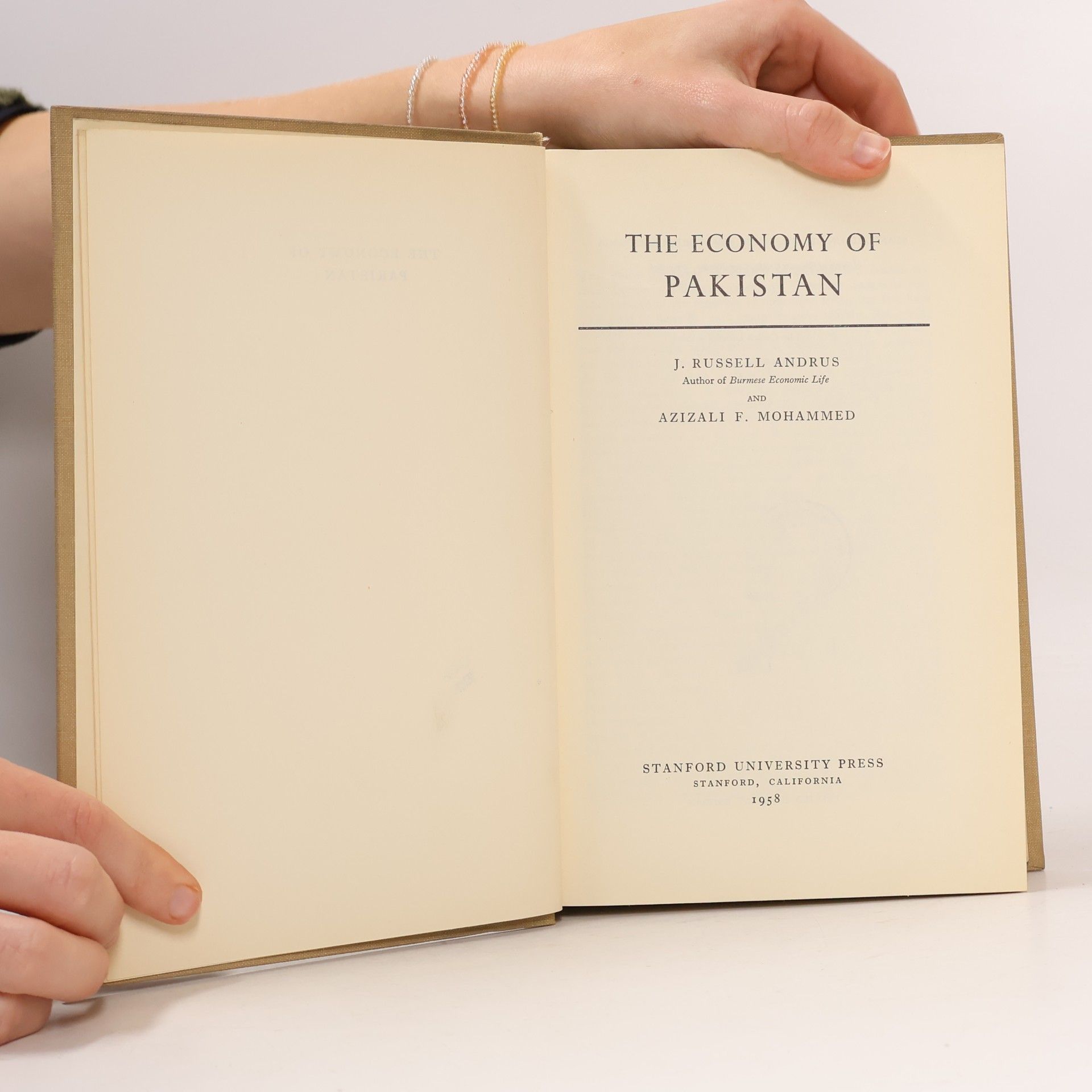 J. Russell Andrus The Economy of Pakistan